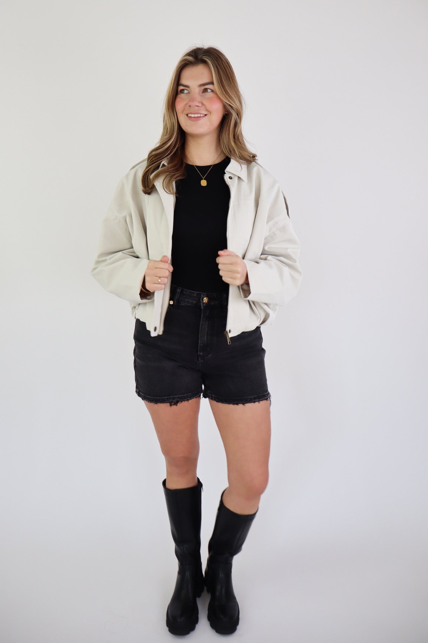 EVI DENIM SHORTS BLACK W3900-2