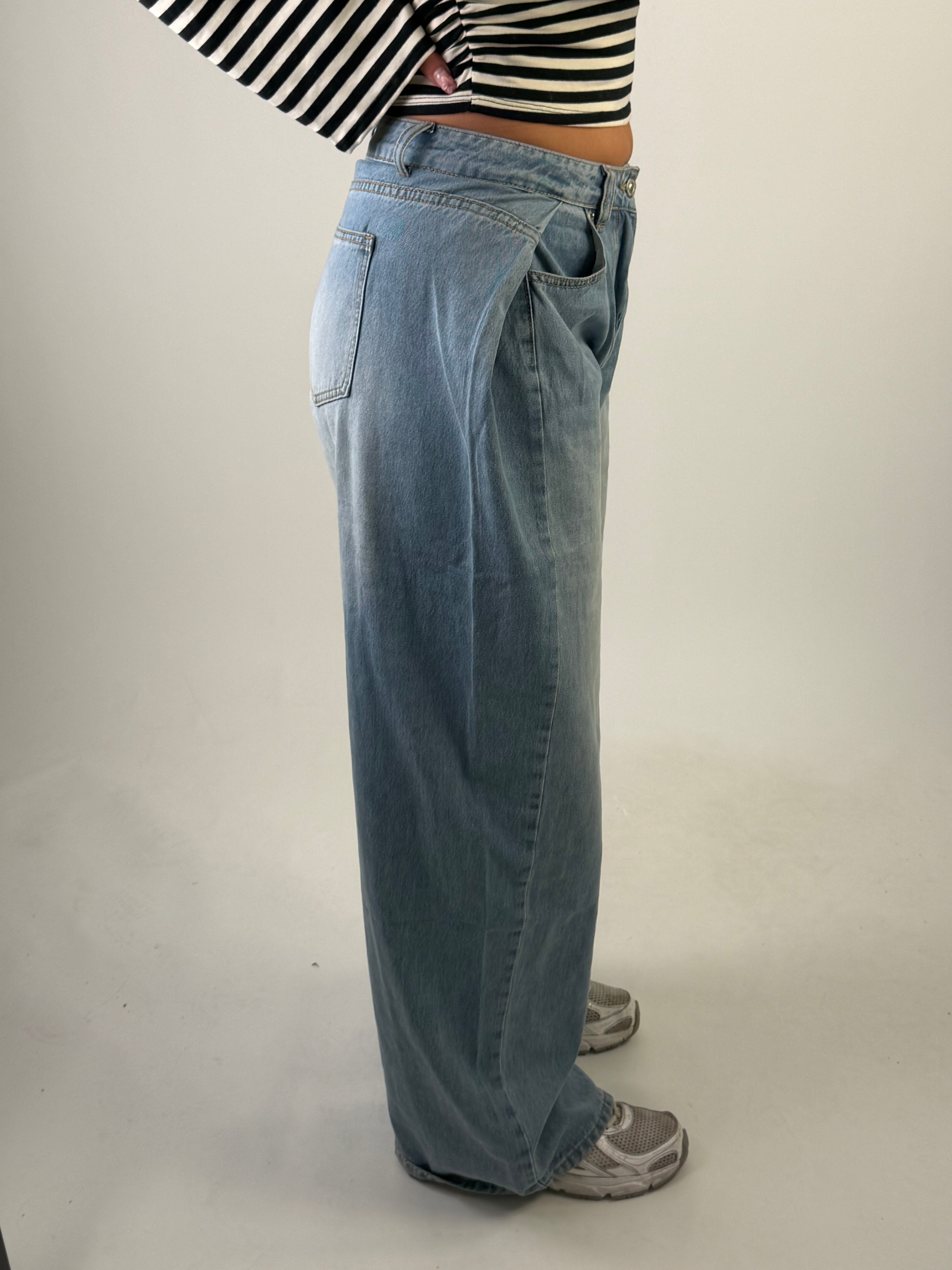 Floor Denim Jeans Light Blue