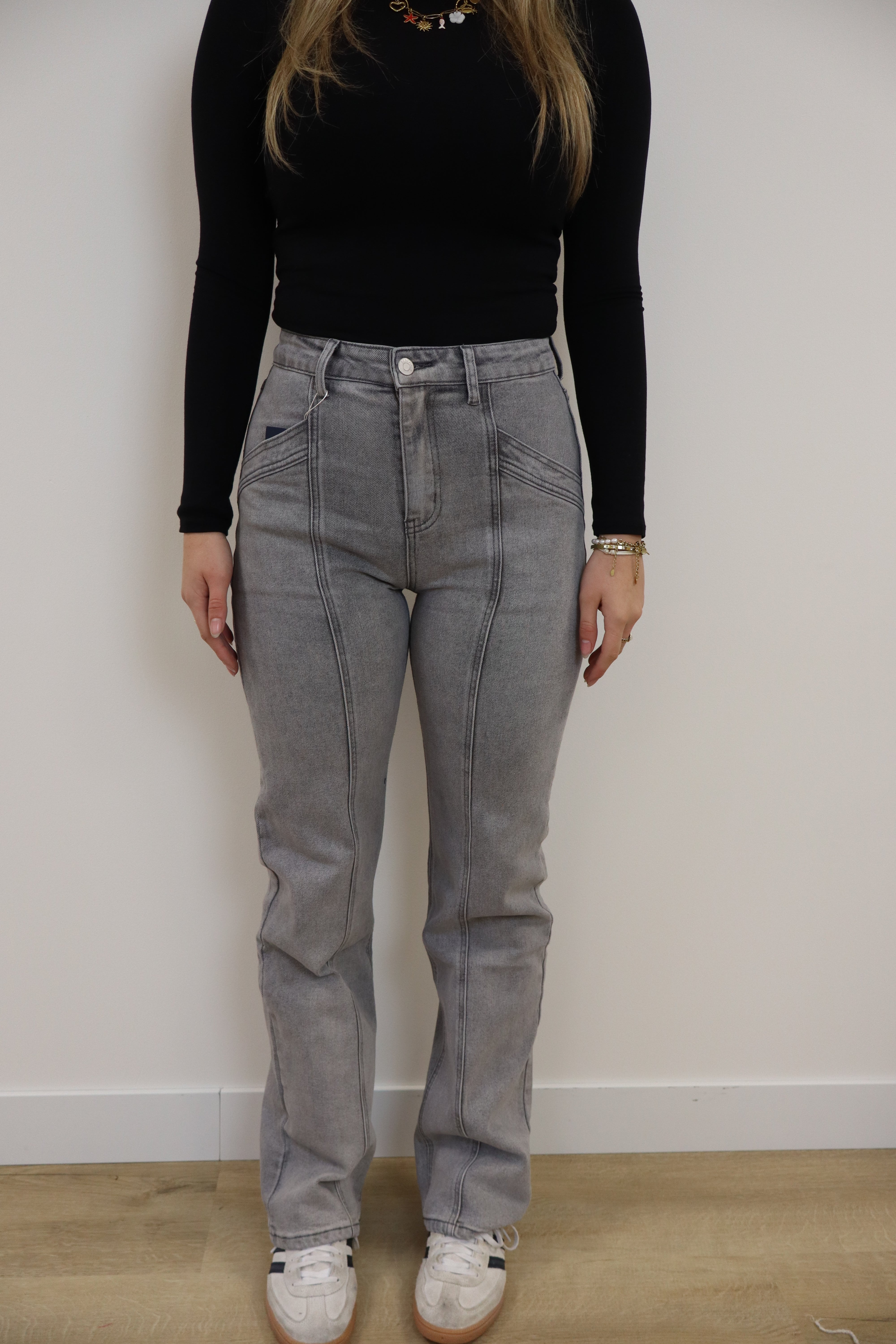 Sam Straight Leg Jeans Grey
