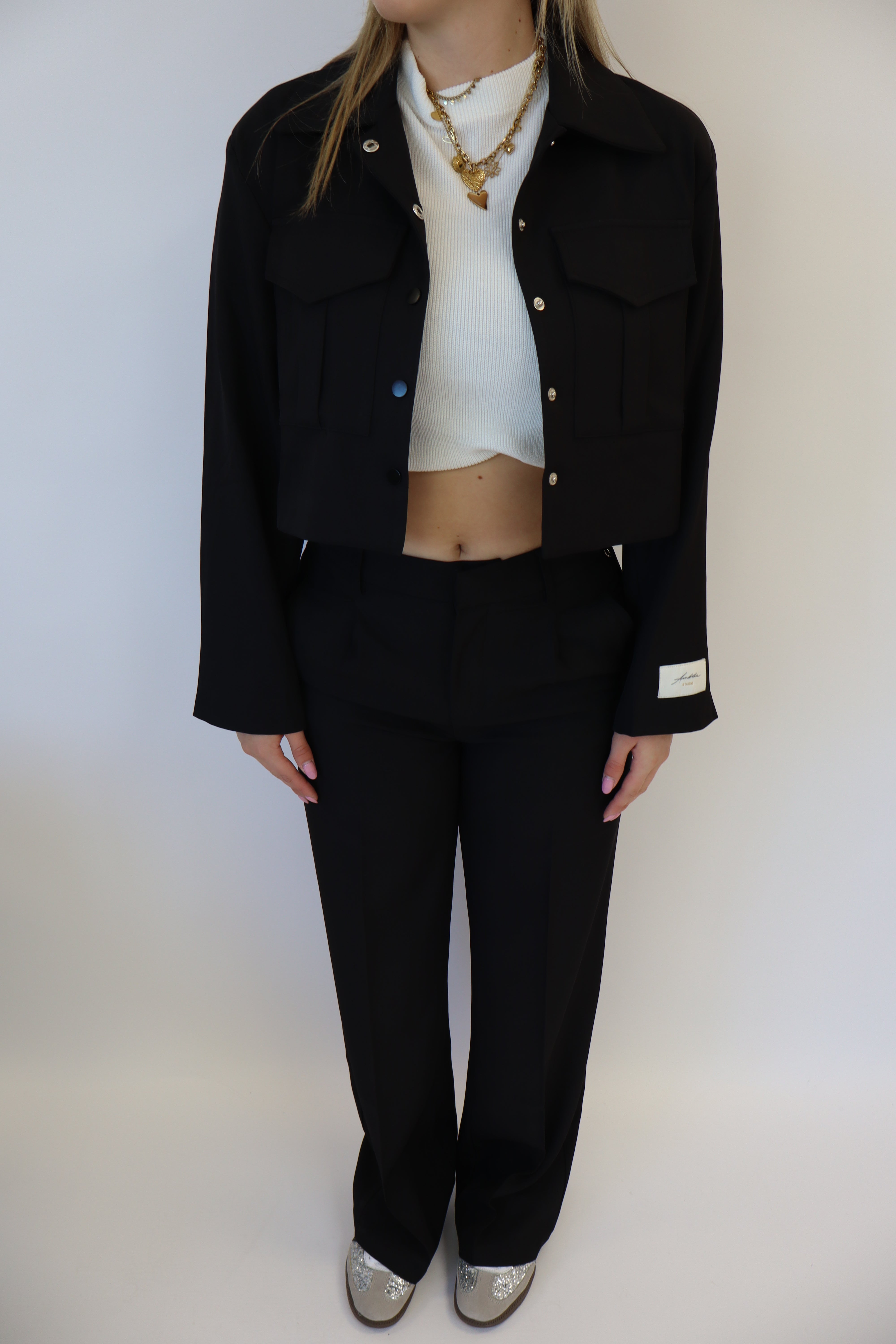 Ambika Studio Cropped Jacket Zwart
