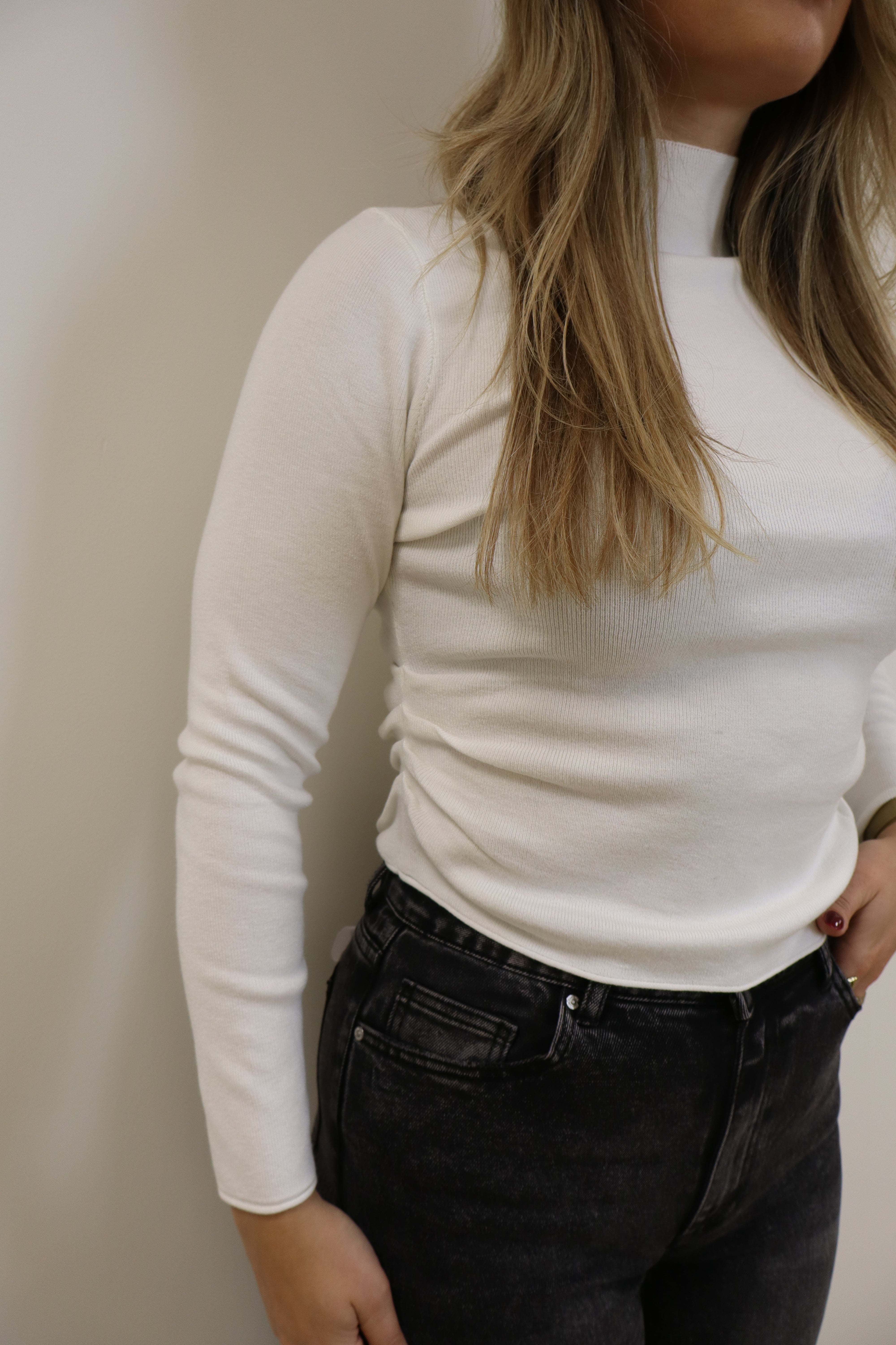 June Basic Top White
