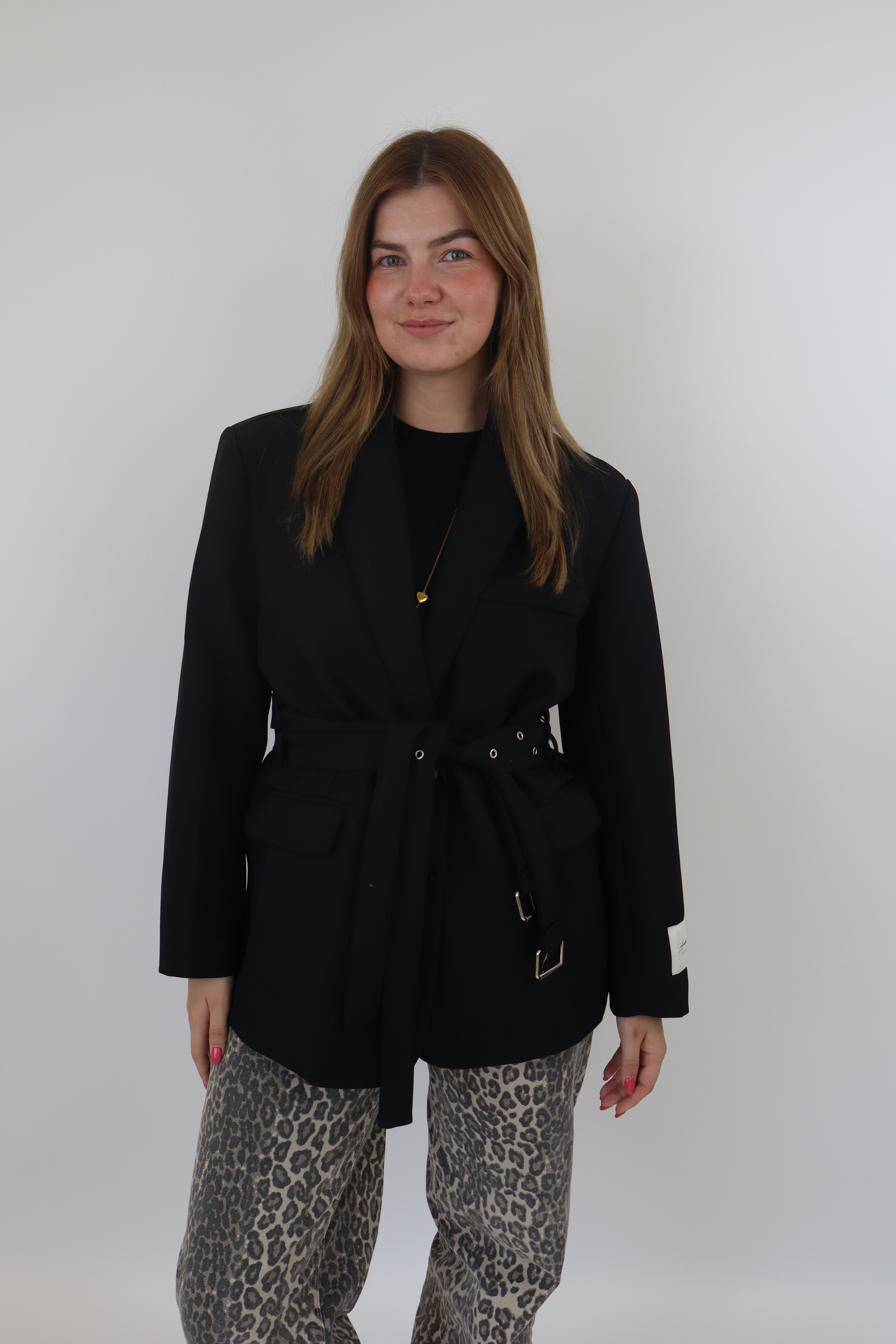 Ambika Belted Blazer Zwart