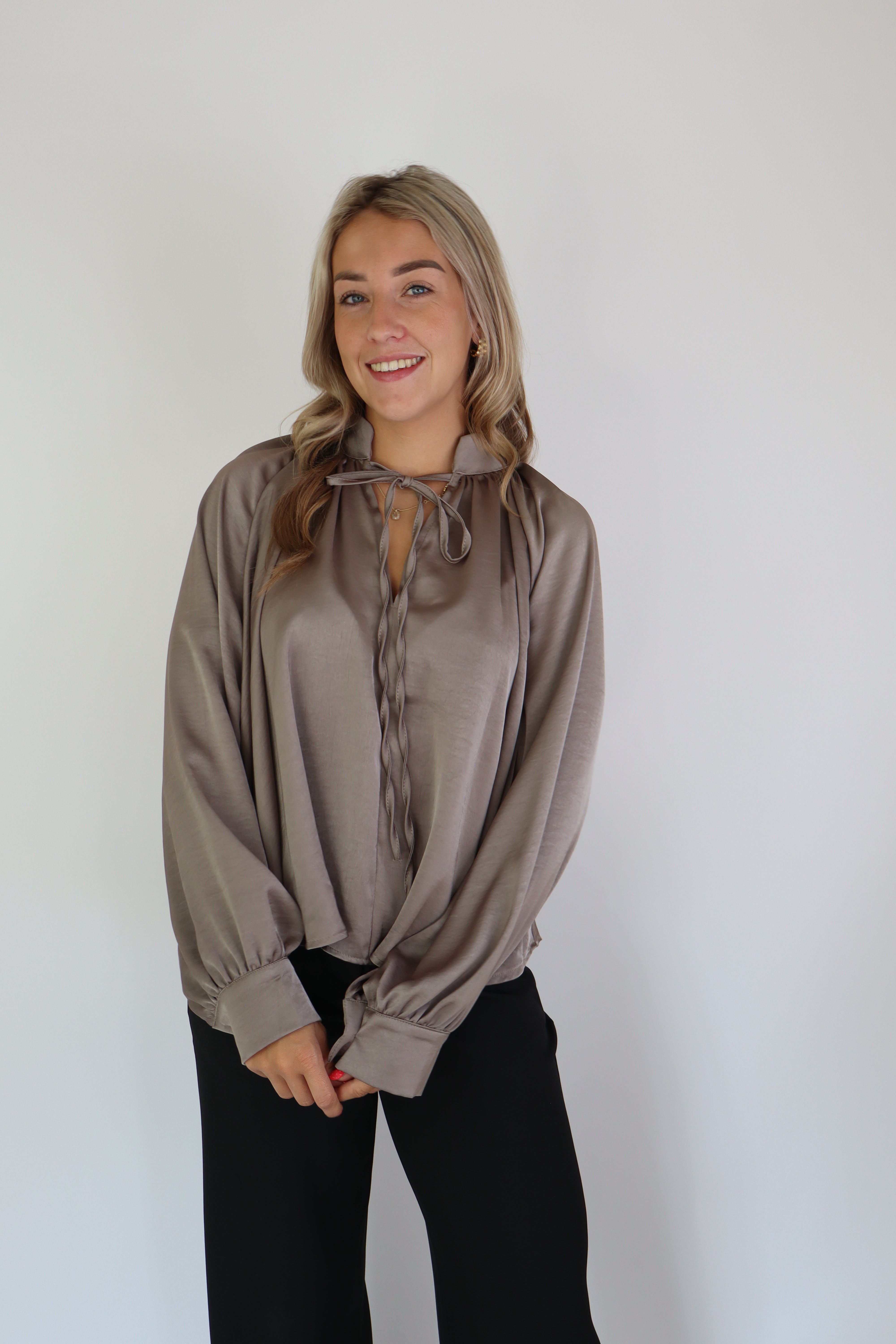 Layla Satijnen Blouse Taupe