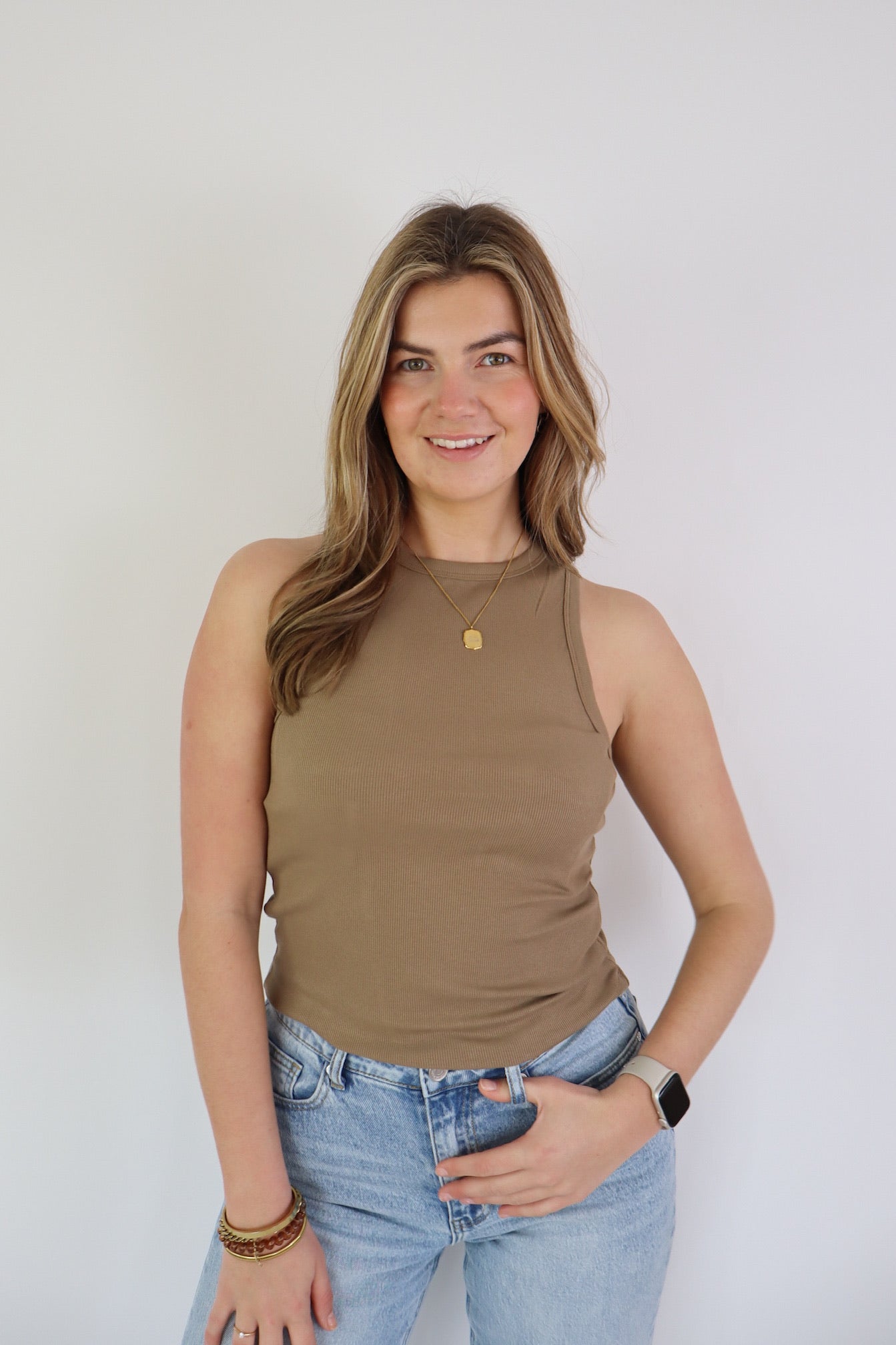 By Kie Basic Tanktop Taupe