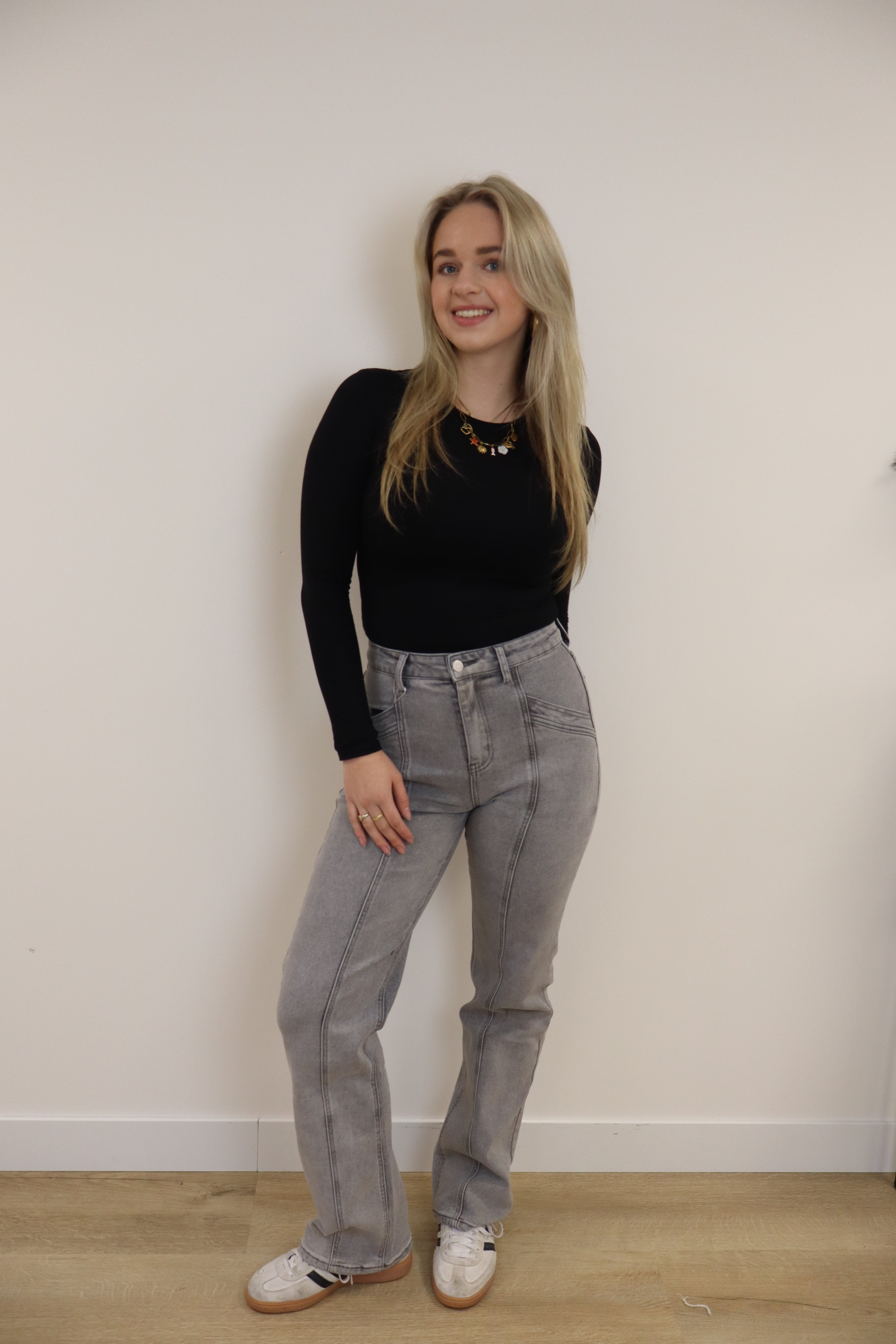 Sam Straight Leg Jeans Grey