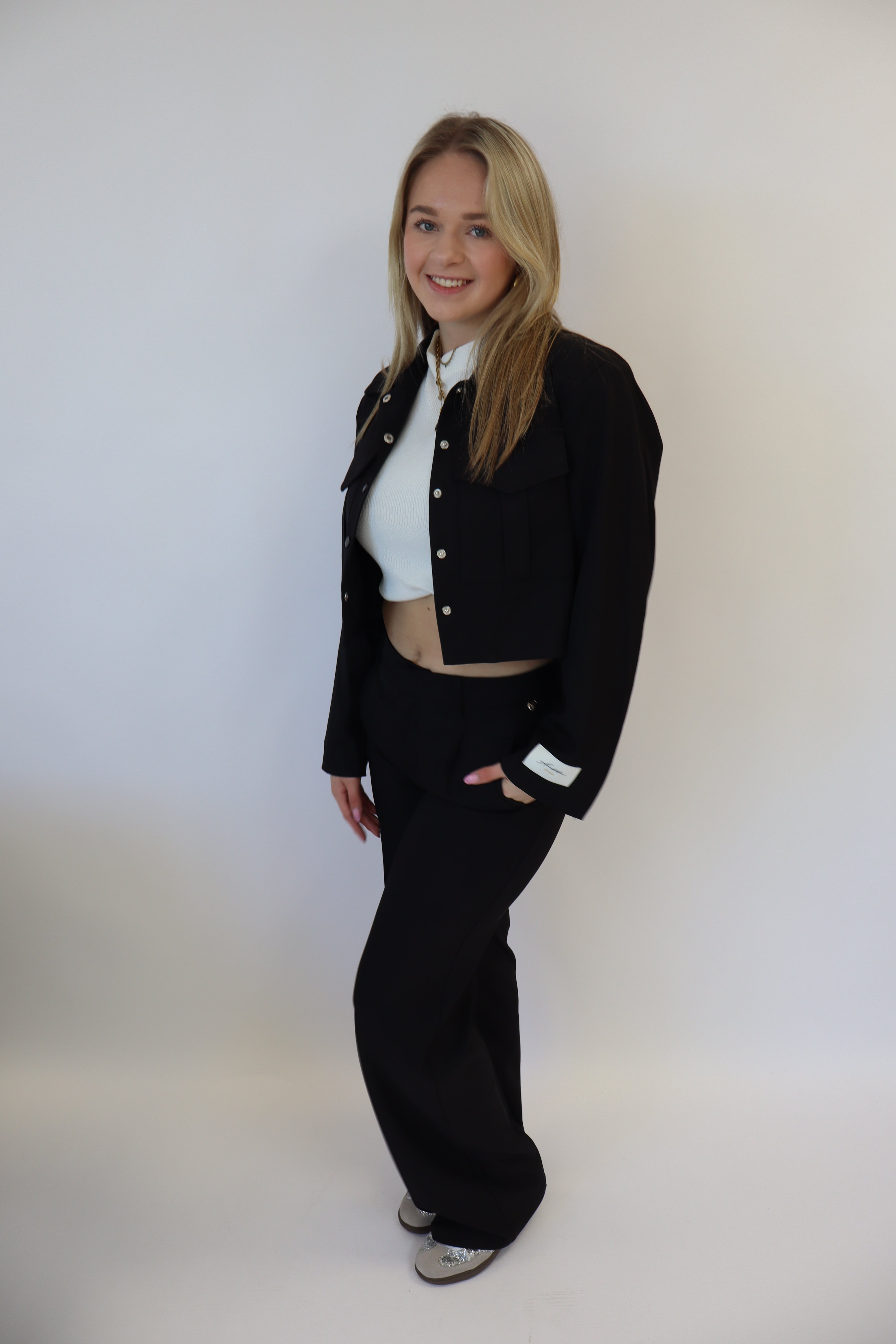 Ambika Studio Cropped Jacket Zwart