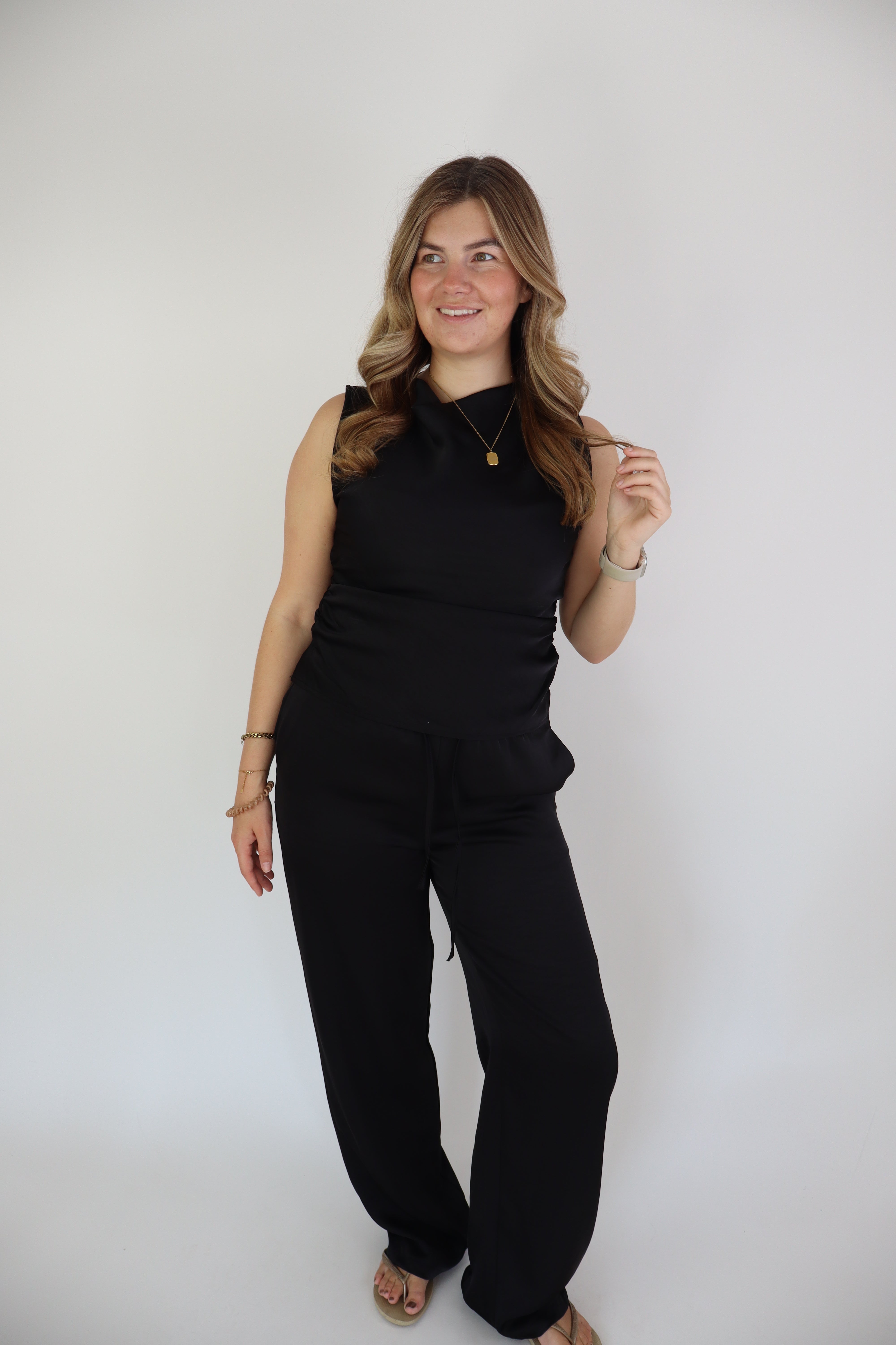 Noor Satijnen Top Black