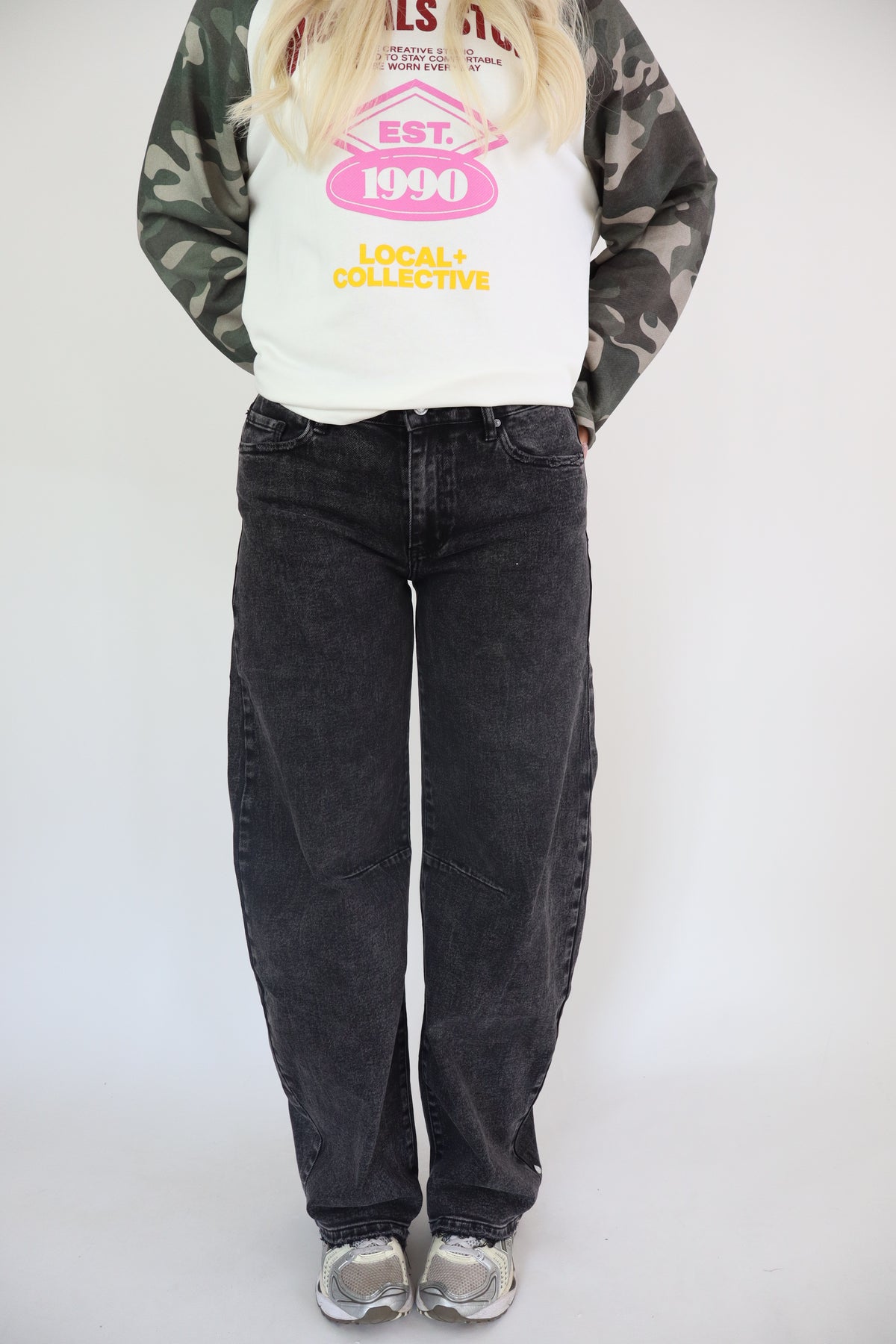 Laura Barrel Fit Jeans Black W3717-6