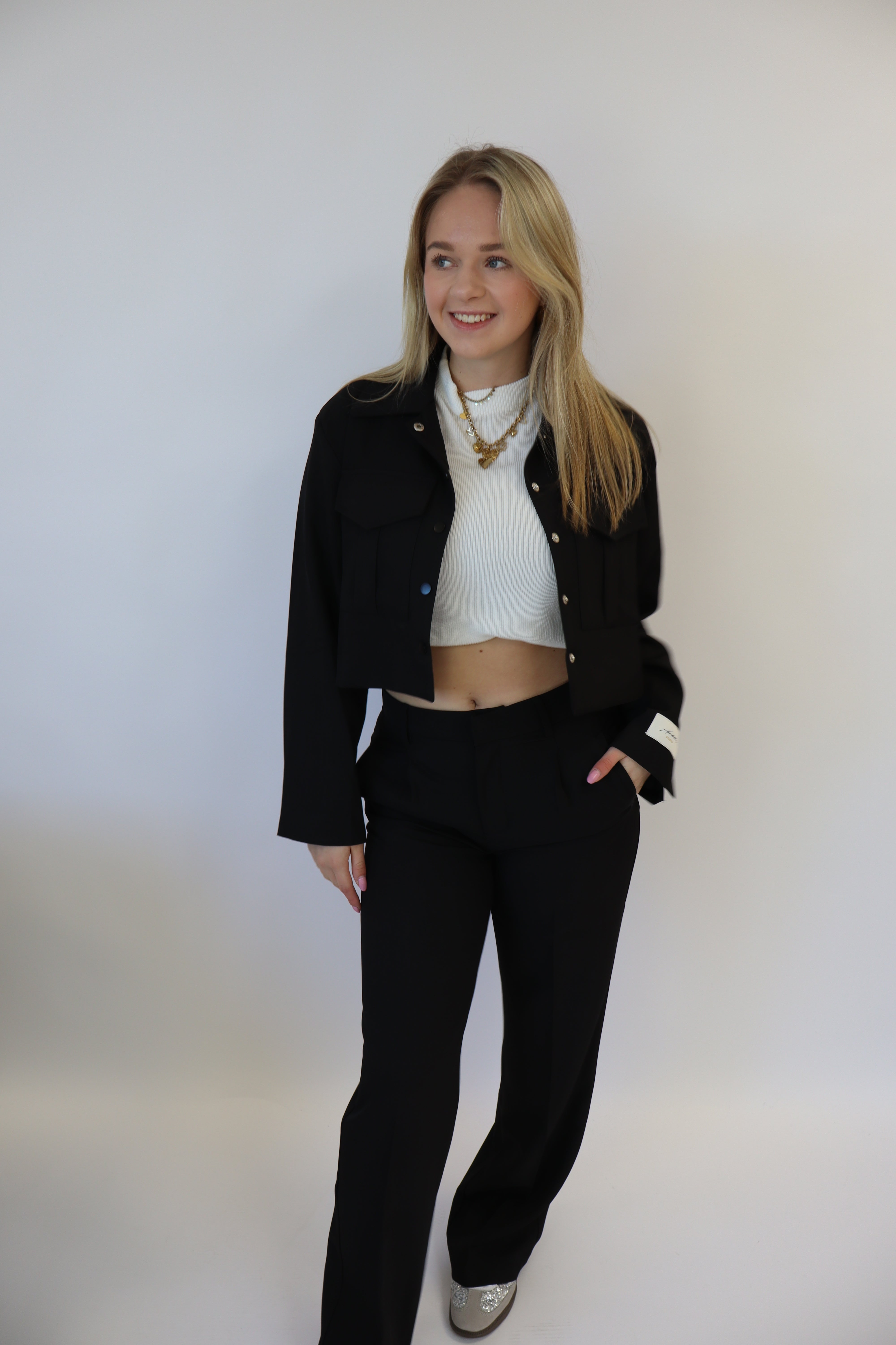 Ambika Studio Cropped Jacket Zwart