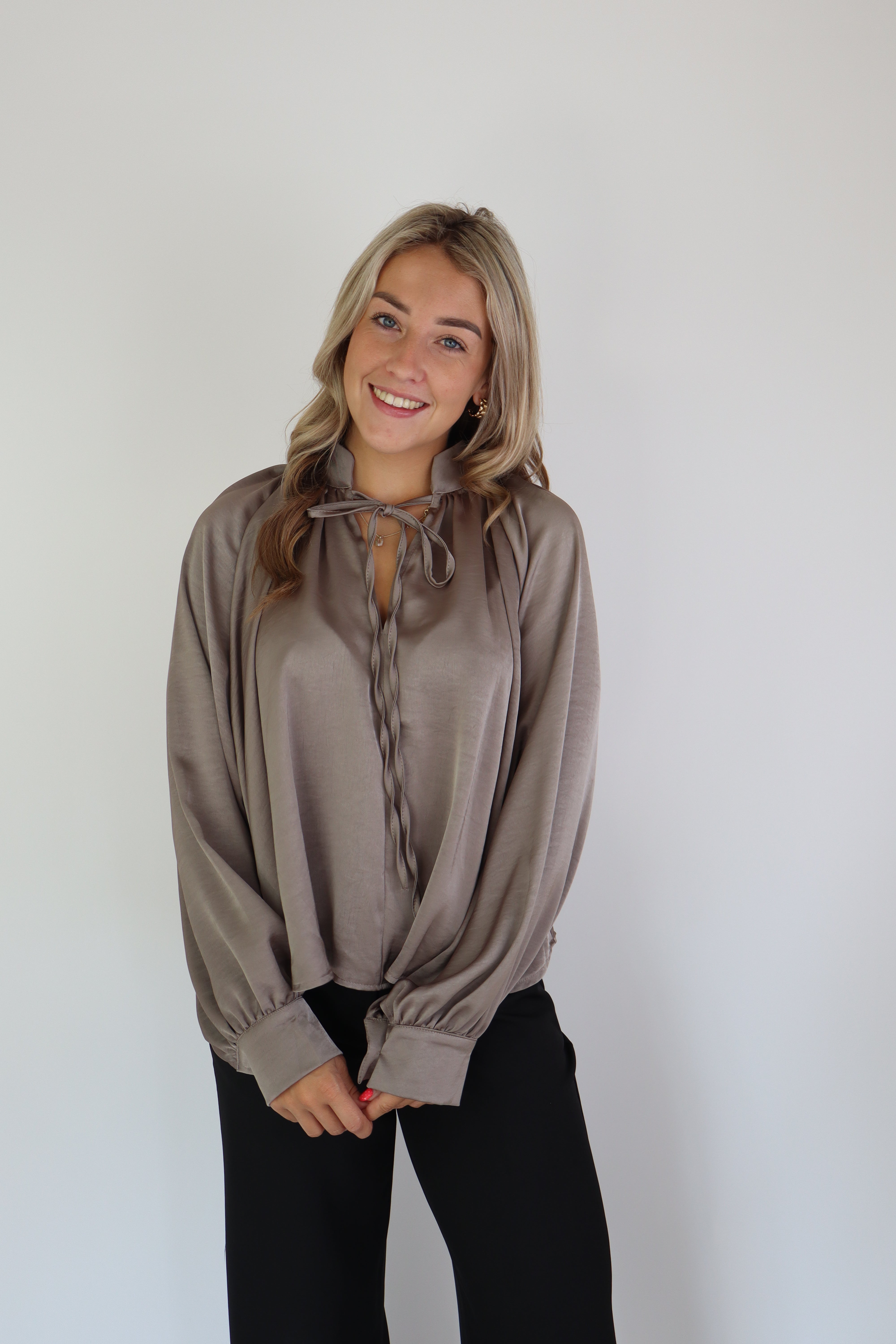 Layla Satijnen Blouse Taupe
