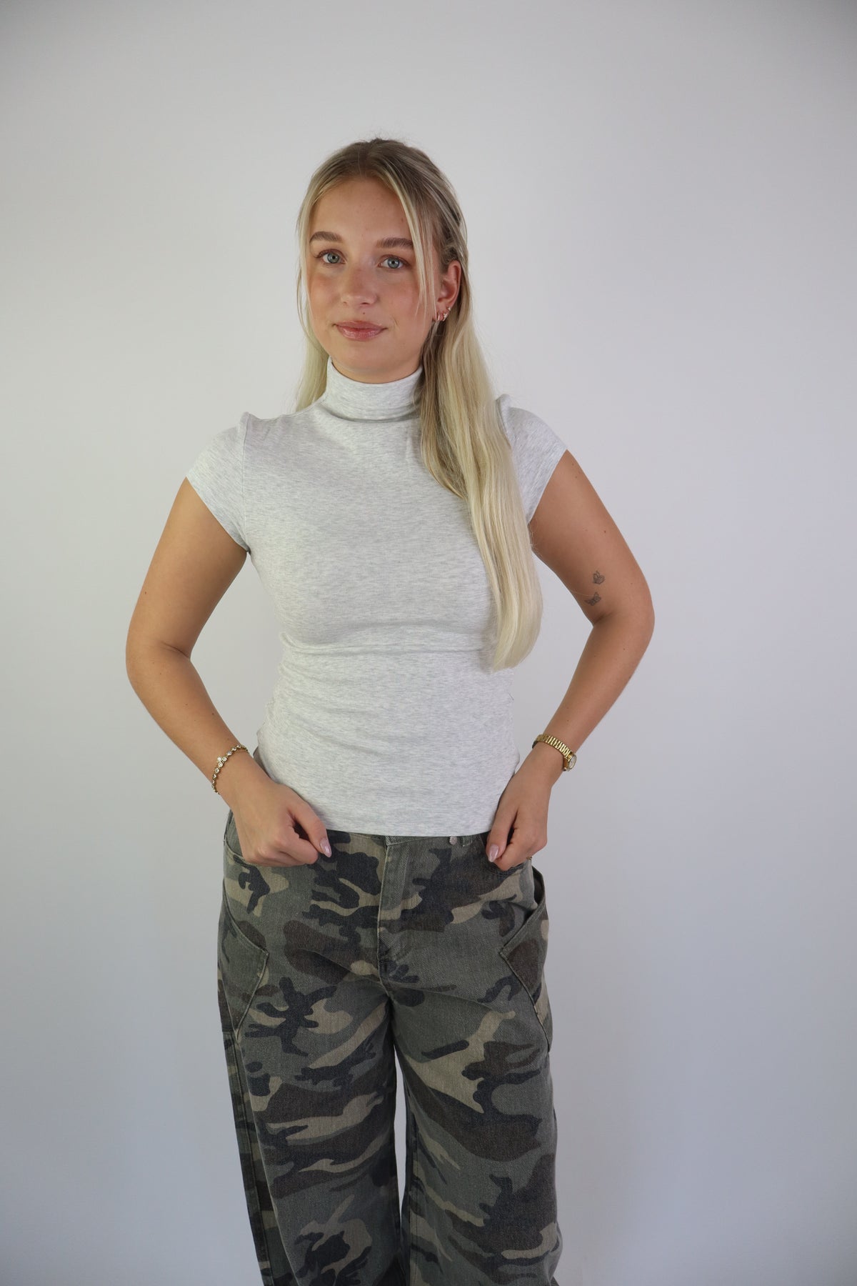 Ambika Lyra Basic Light Grey