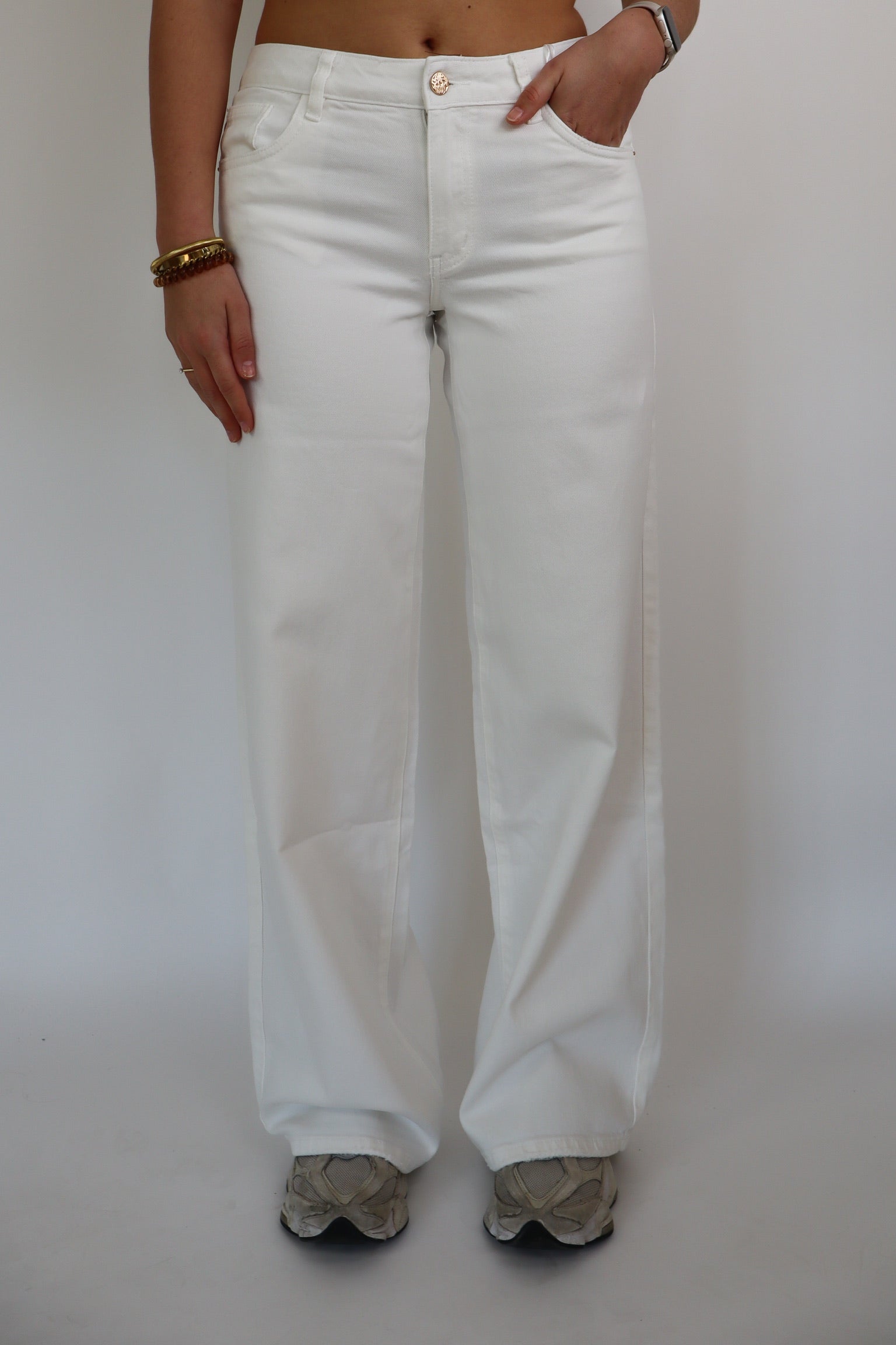 Isa Low Waist Jeans White Q206-T