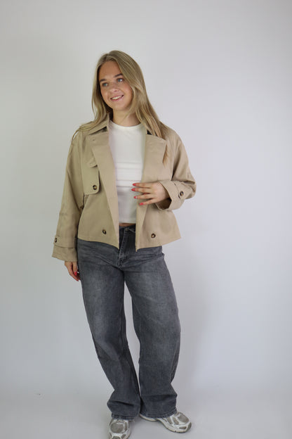 Vajen Trench Coat Beige