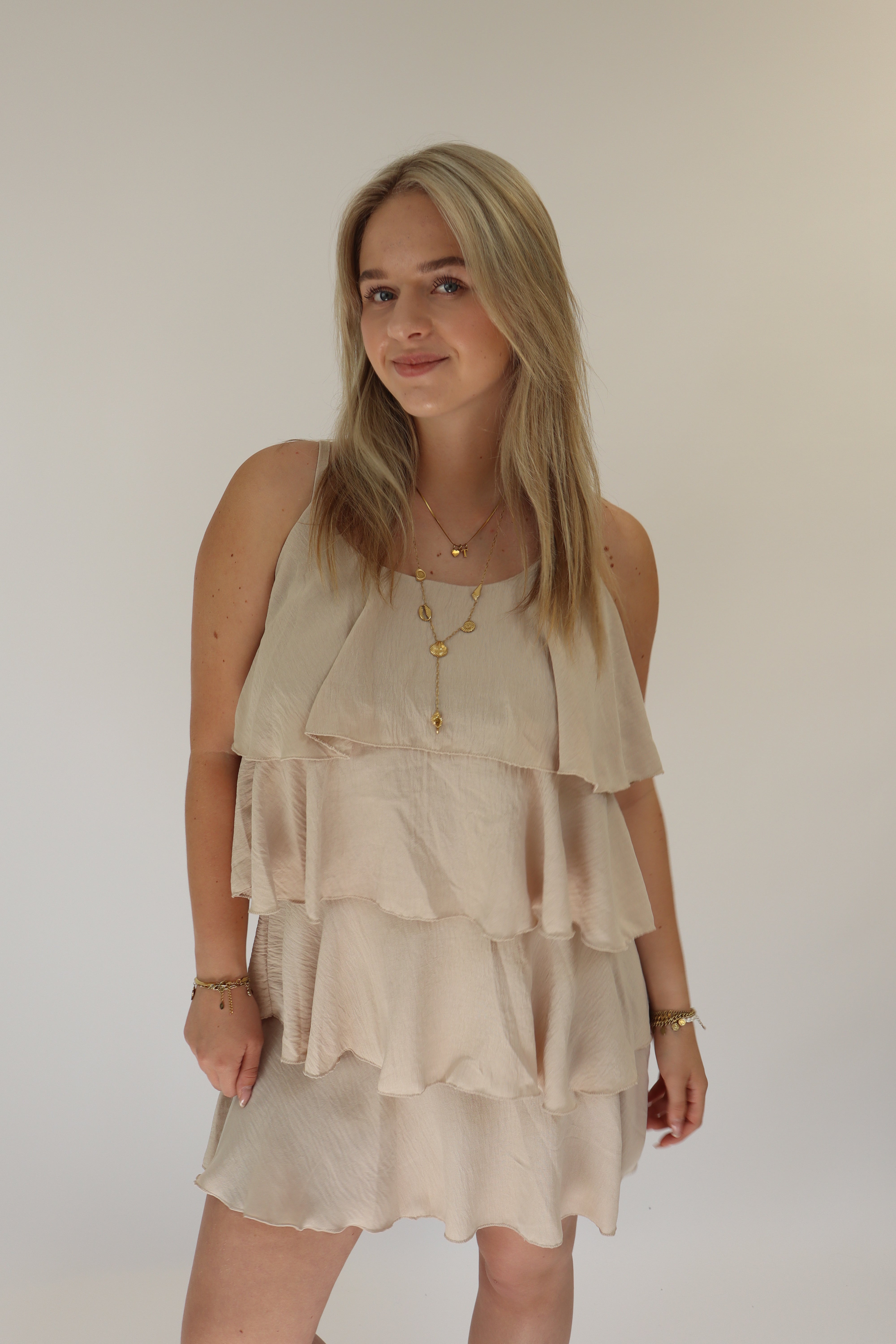 Djamilla Ruffle Jurk Beige