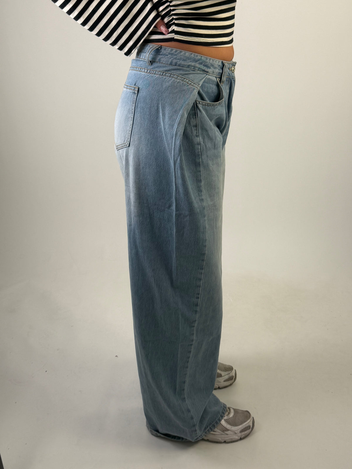 Floor Denim Jeans Light Blue