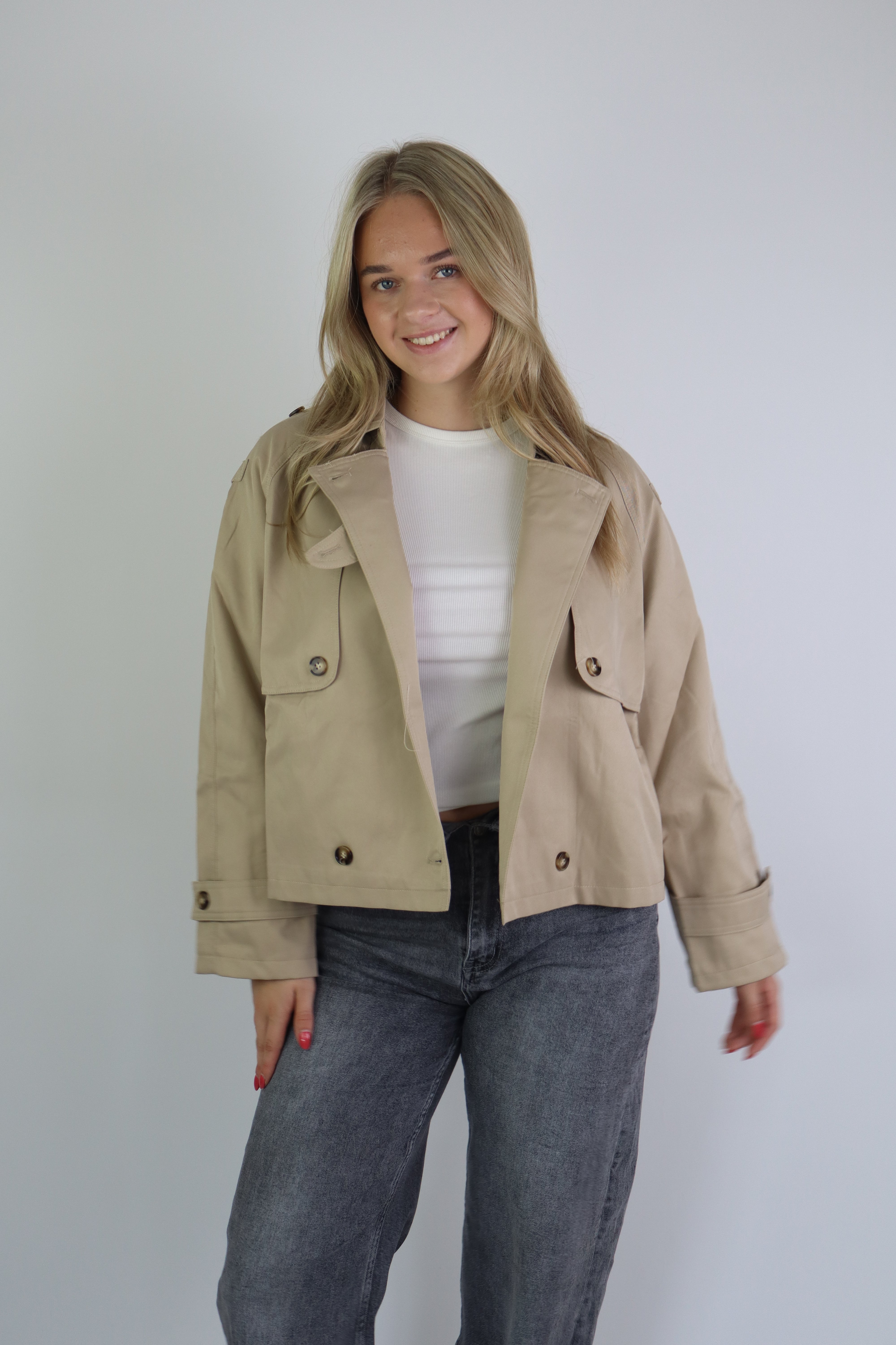 Vajen Trench Coat Beige