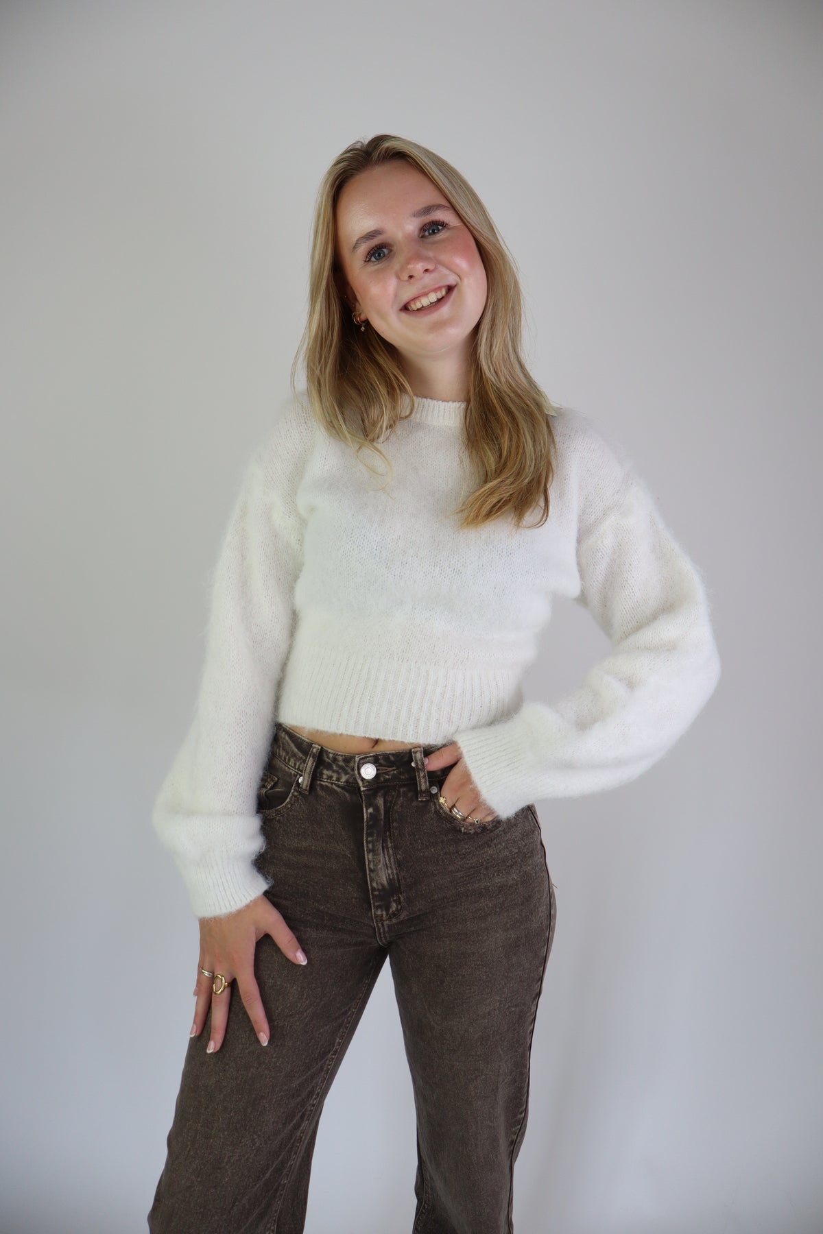 Eva Basic Fluffy Knit White
