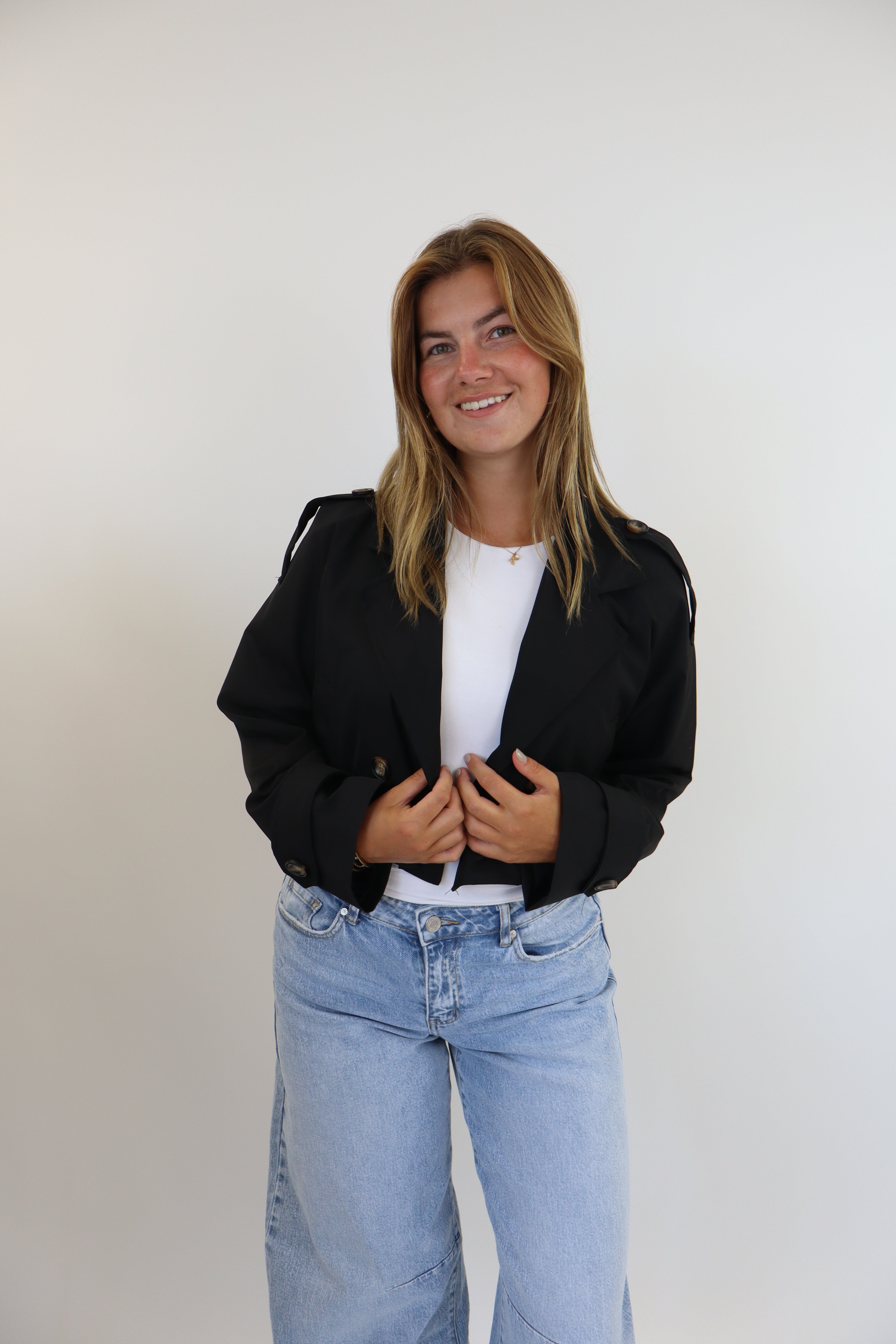 Lieke Cropped Trench Coat - Black
