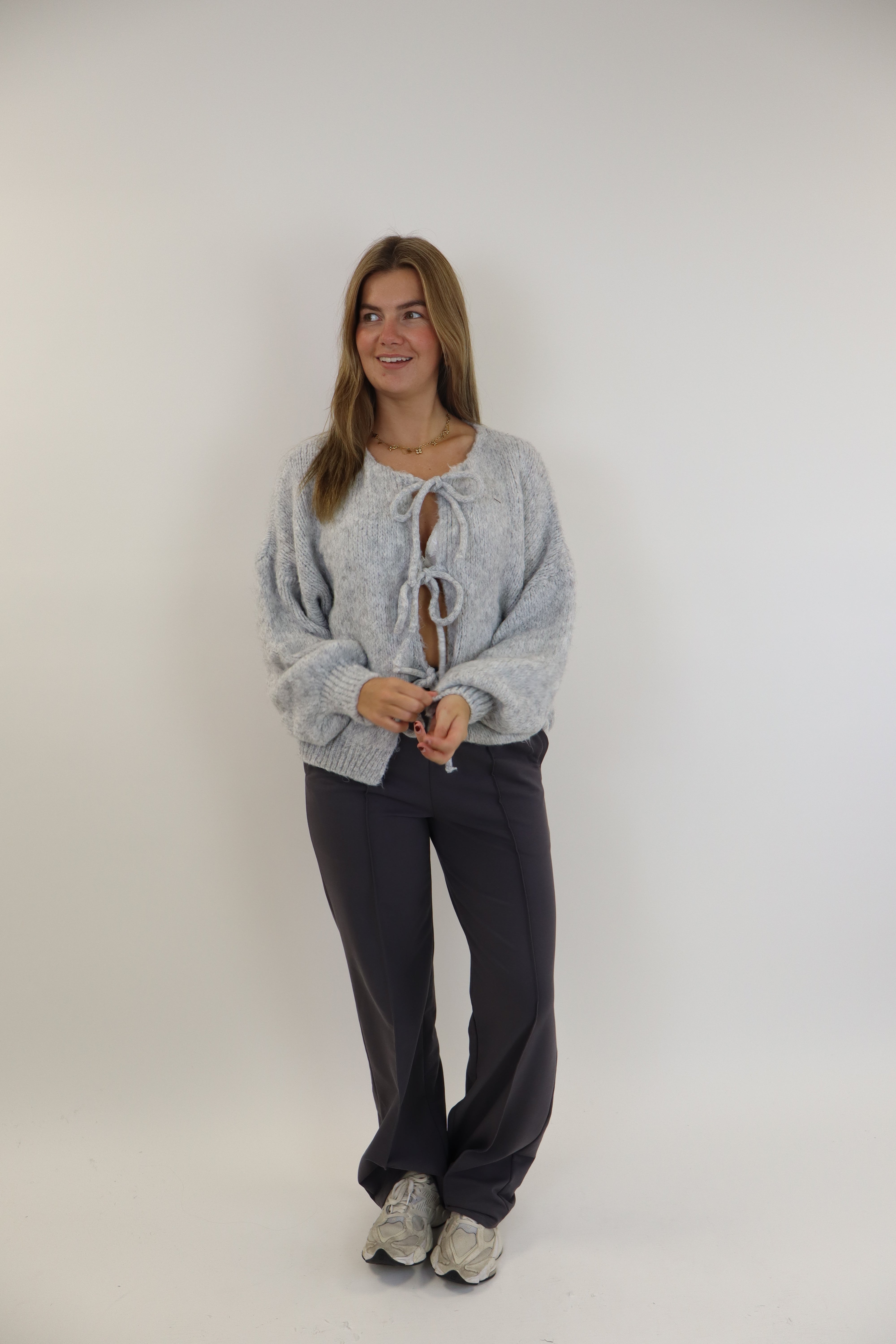 Cozy Bow Knit Light Grey