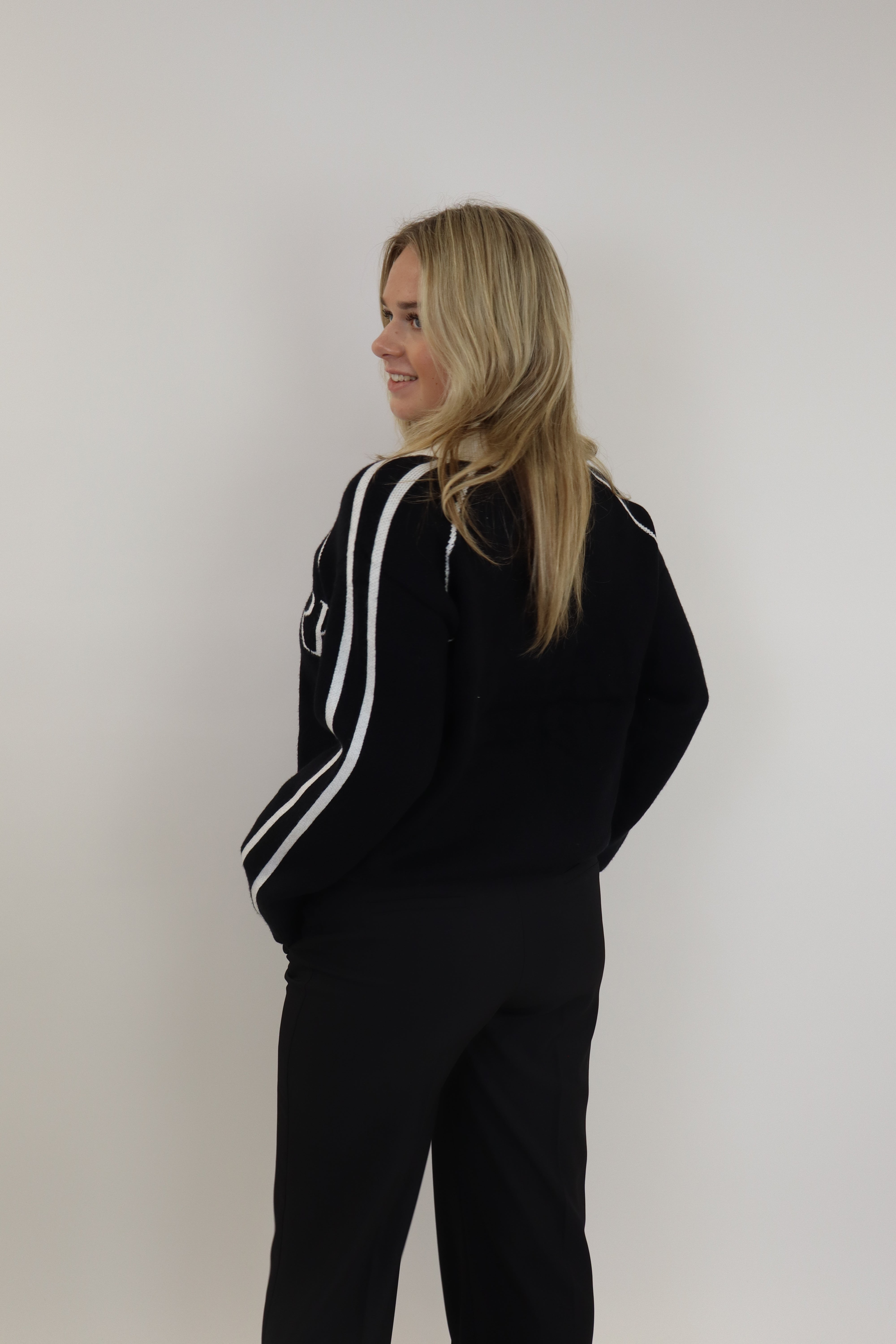 New York Sweater Black