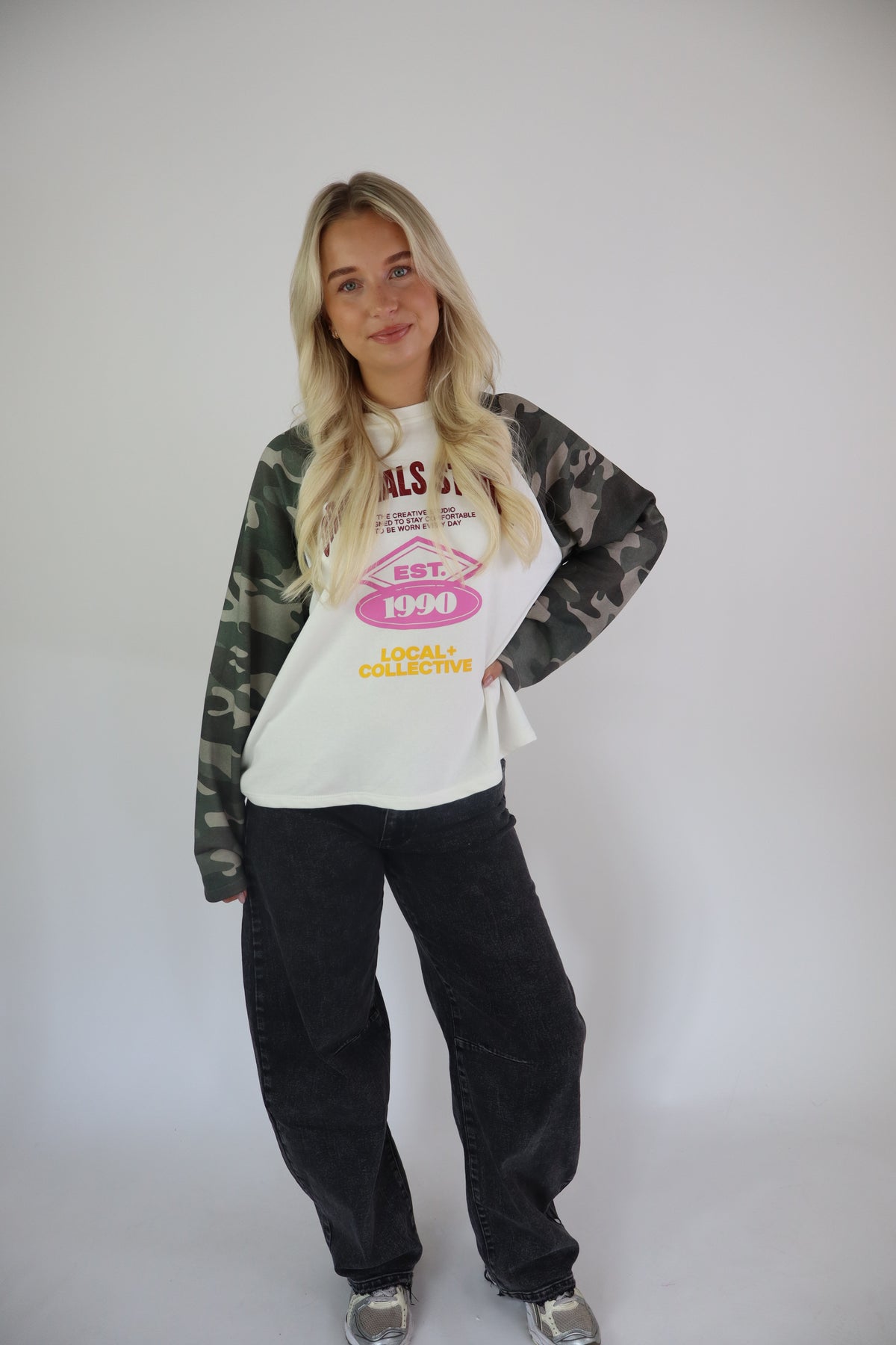 Laura Barrel Fit Jeans Black W3717-6