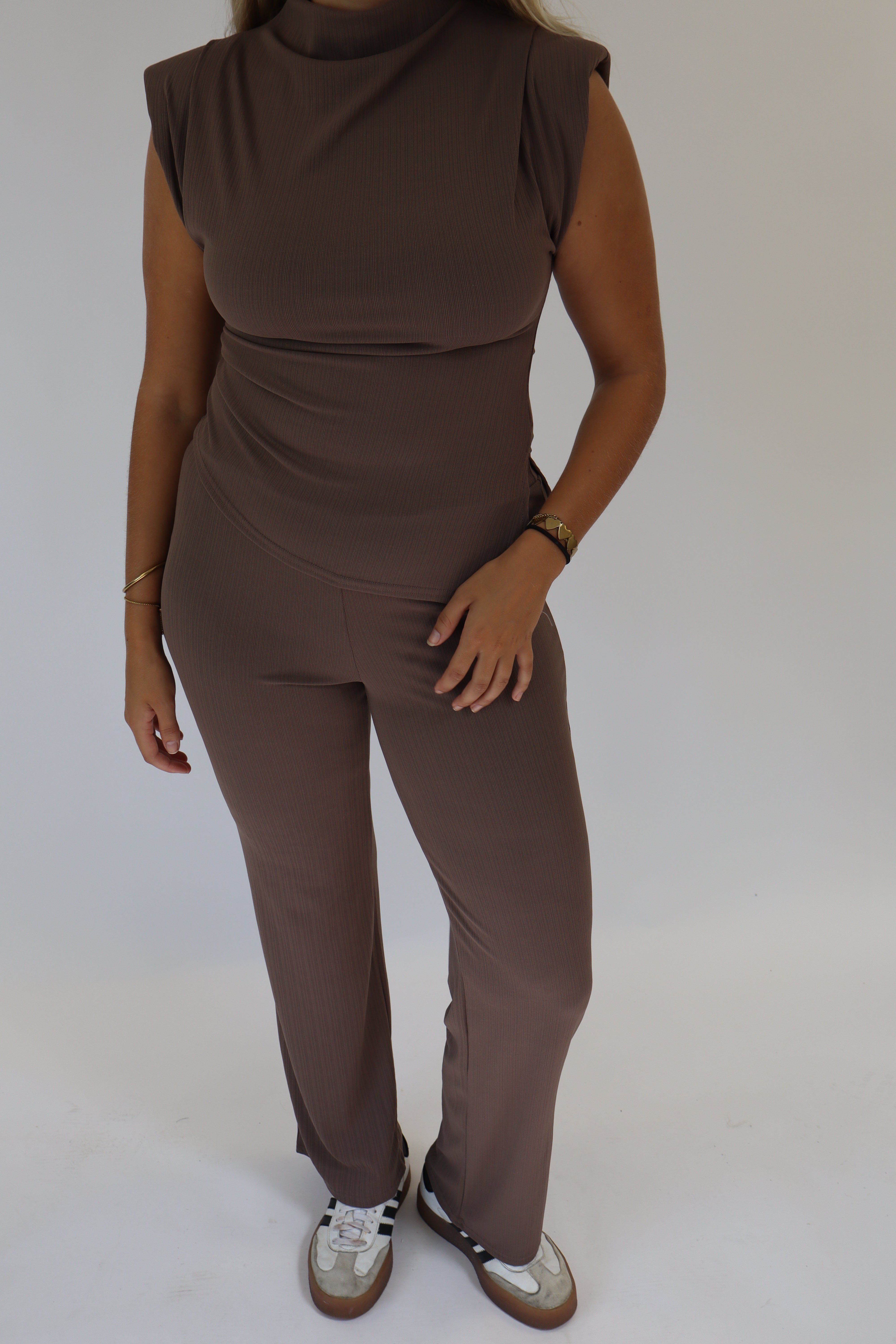 Two Piece Set Taupe