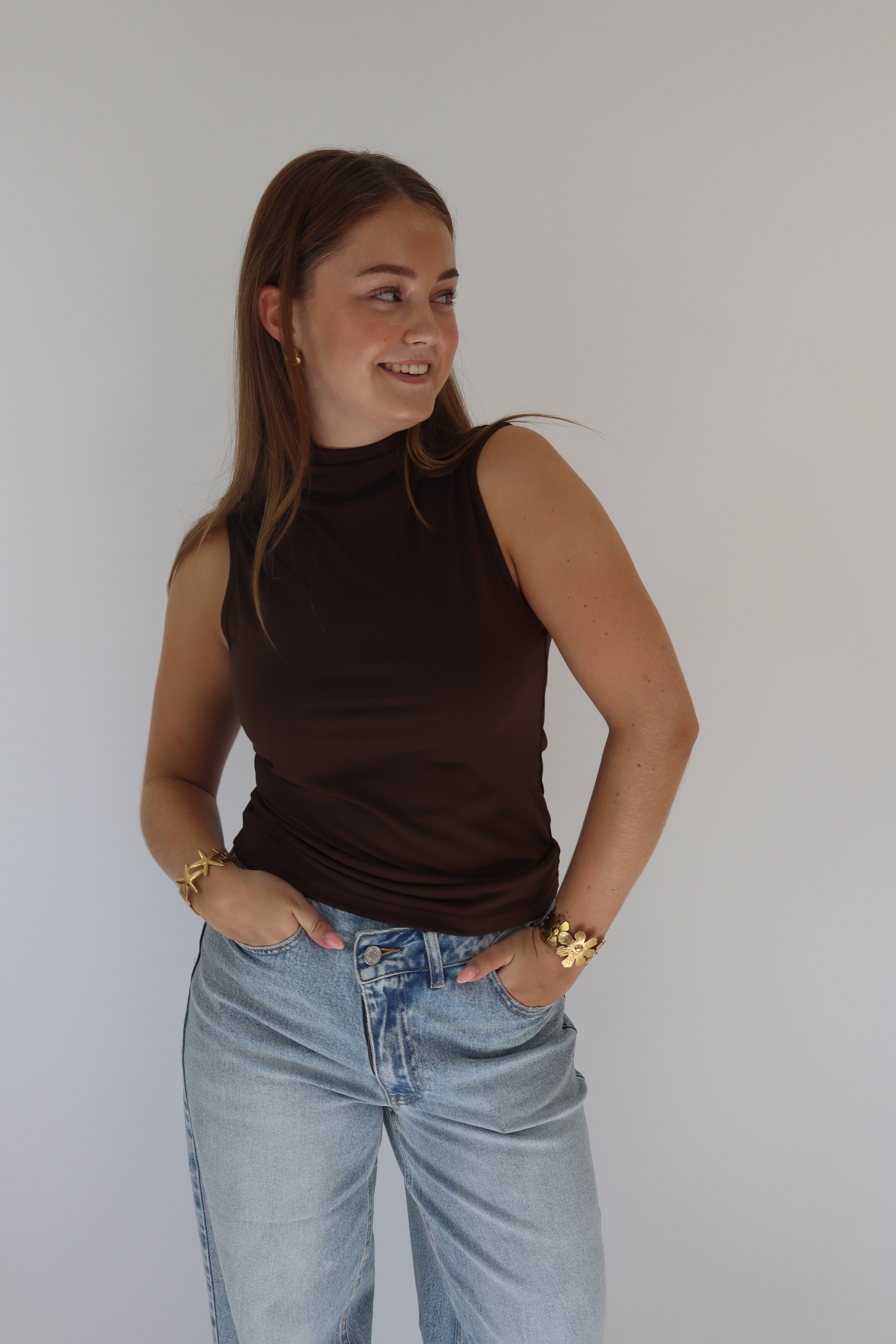 Femmy Basic Top Bruin