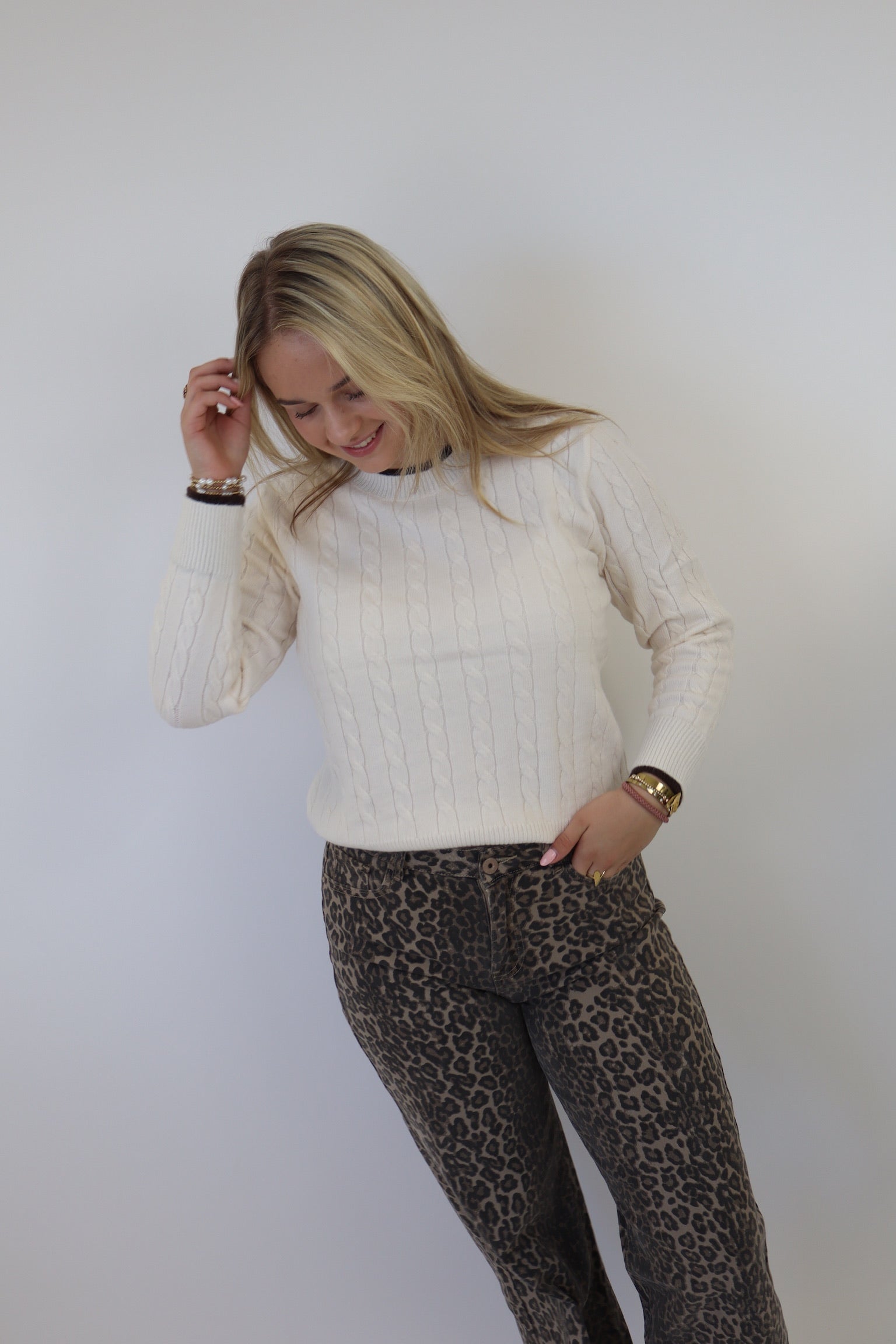 Rhomi Knit White/Brown