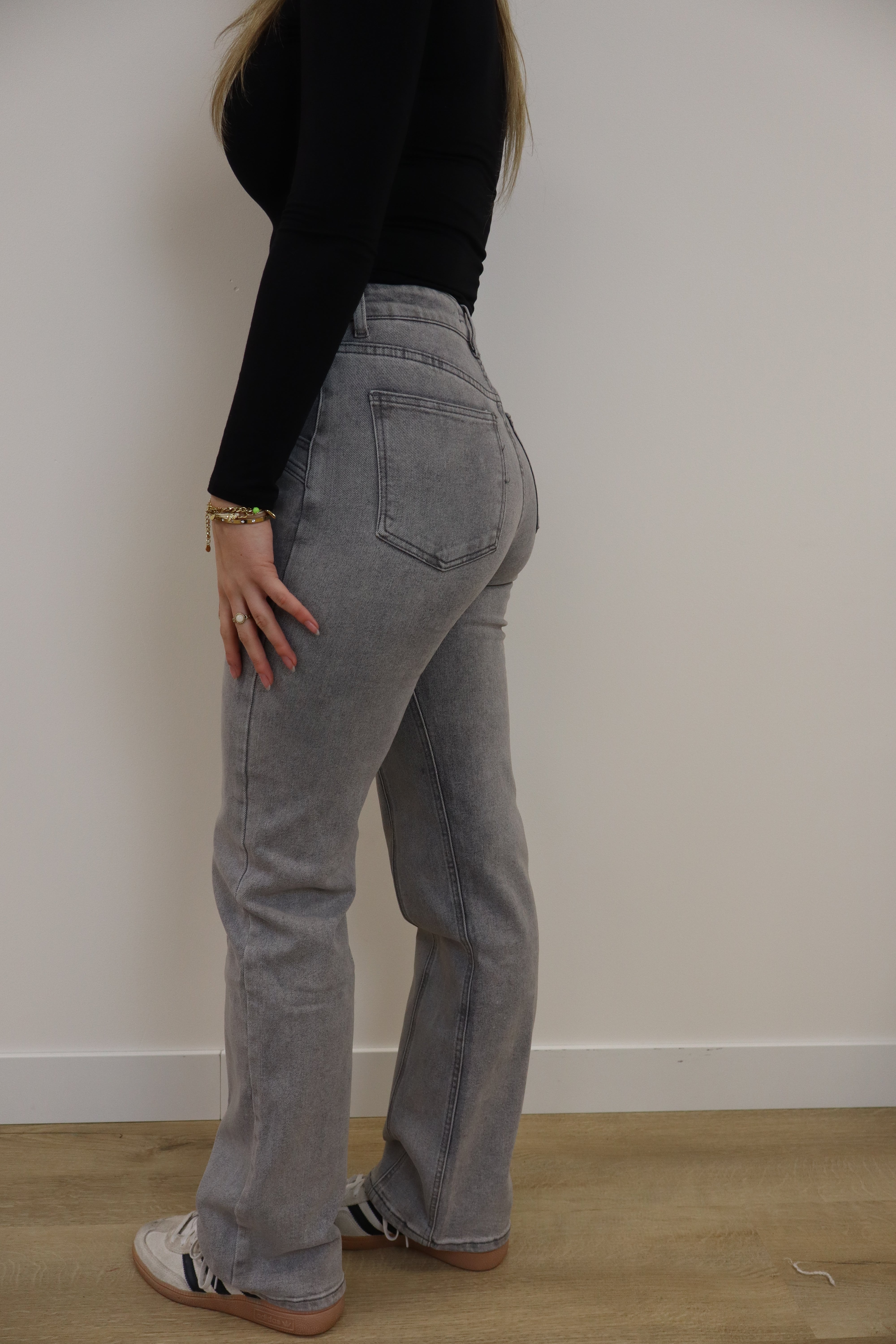 Sam Straight Leg Jeans Grey