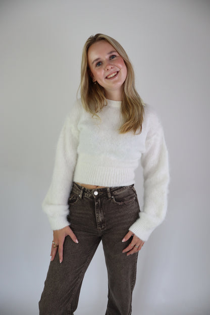 Eva Basic Fluffy Knit White
