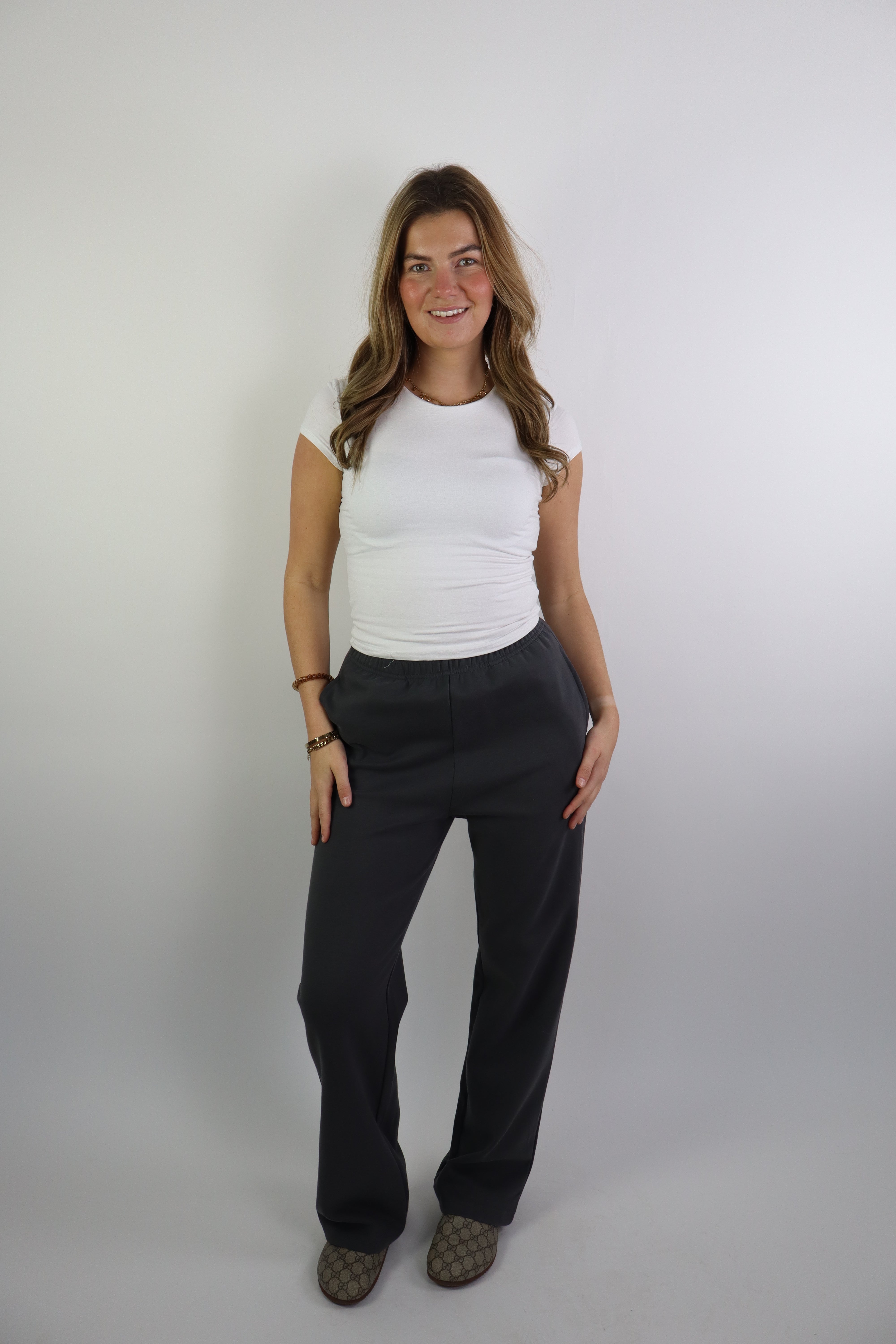 By Kie Basic Pants Dark Grey