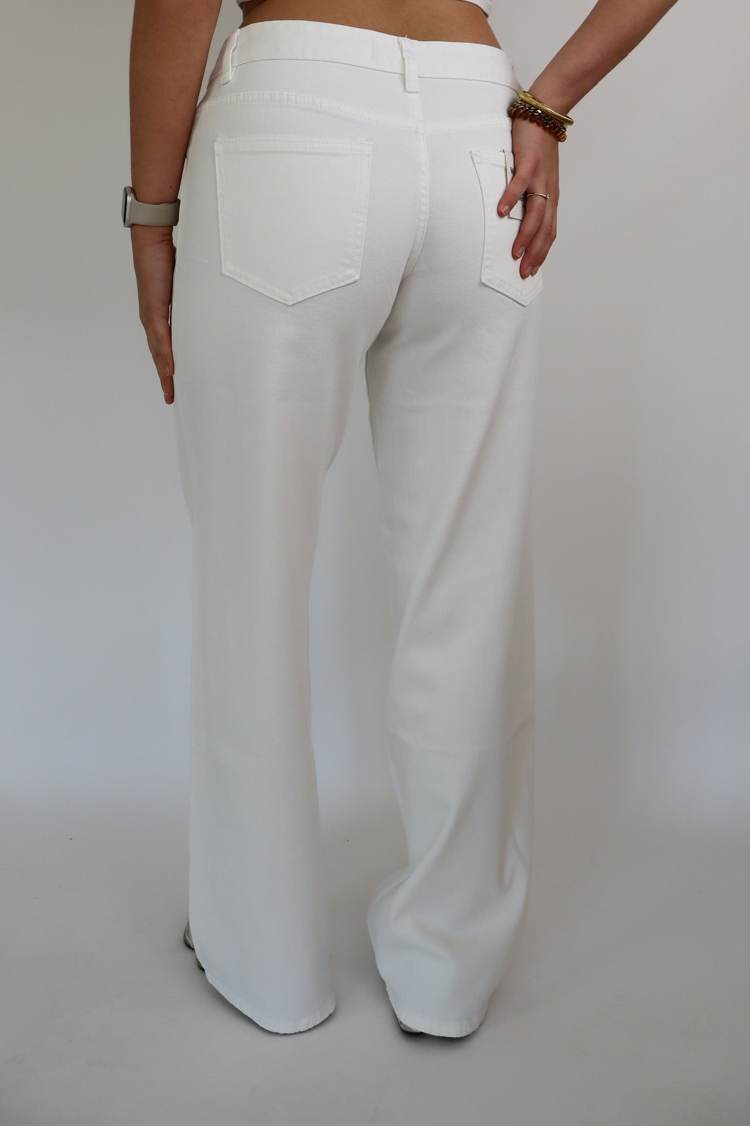 Isa Low Waist Jeans White Q206-T