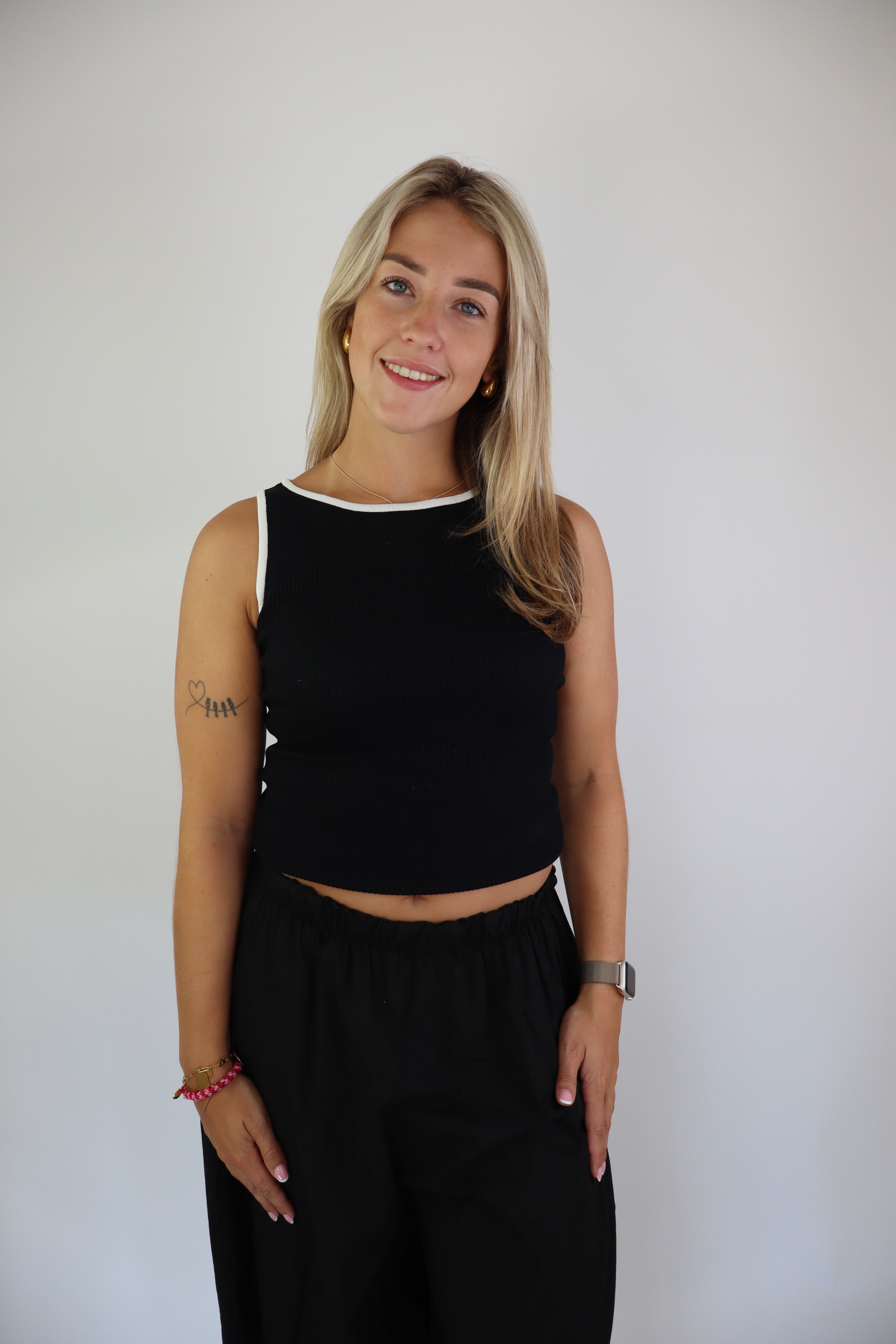 Deveny Top Black