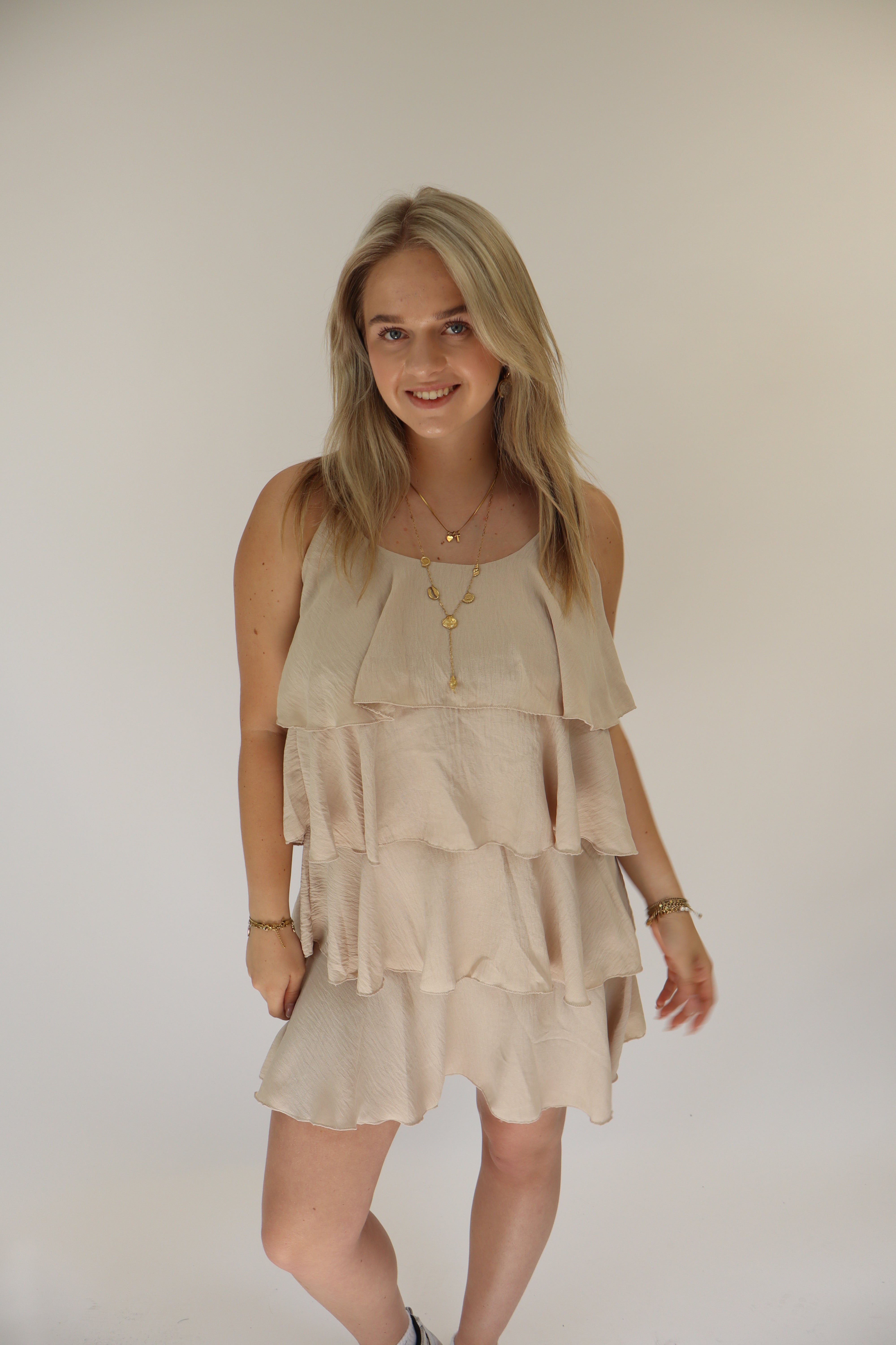 Djamilla Ruffle Jurk Beige