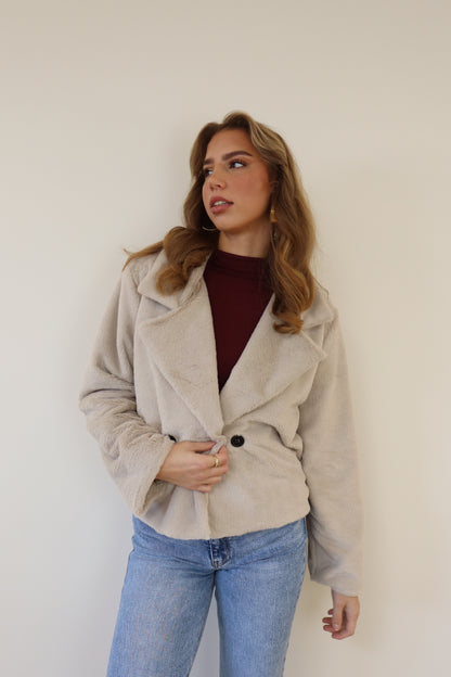 Lizzy Fluffy Jacket Creme