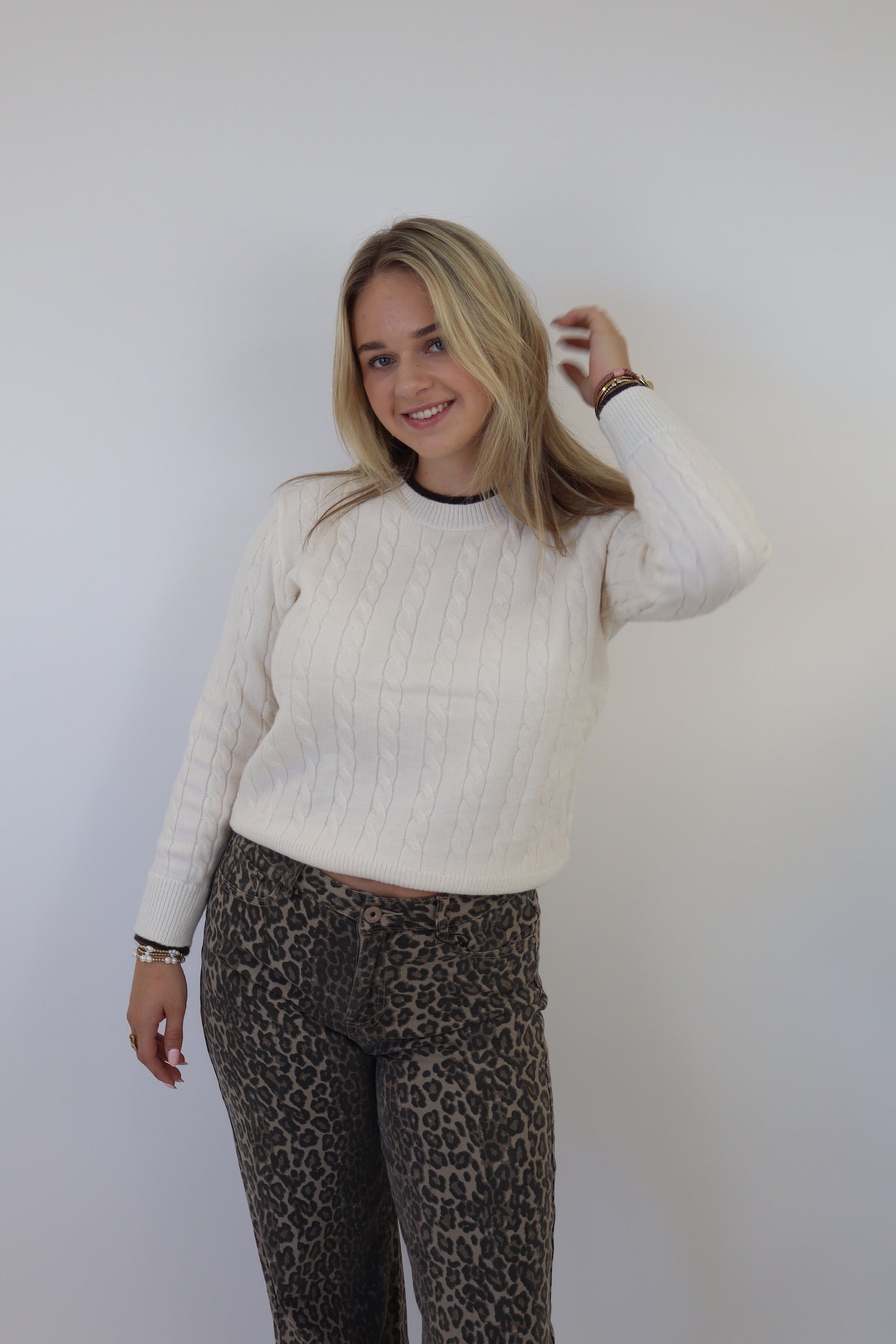 Rhomi Knit White/Brown