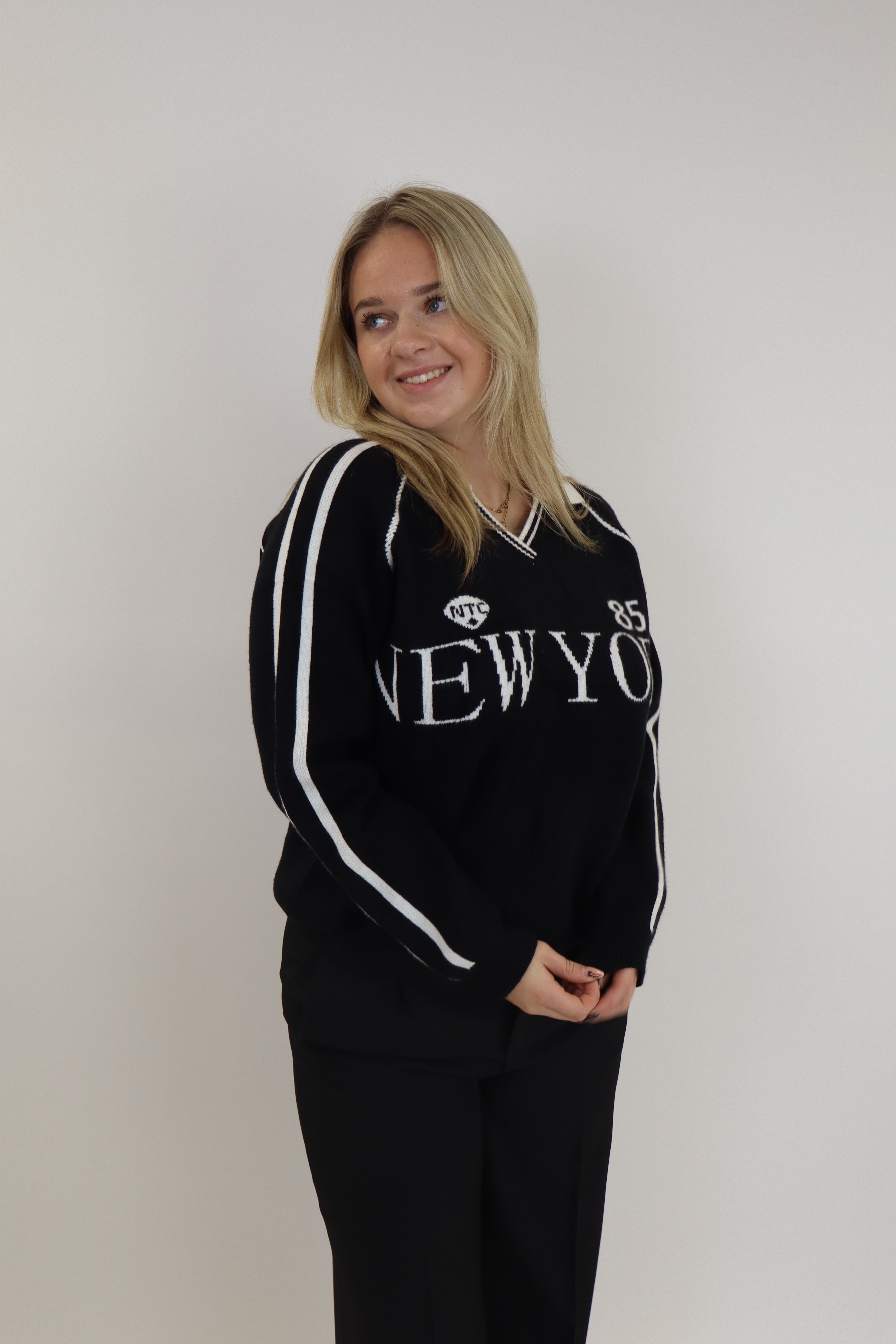 New York Sweater Black