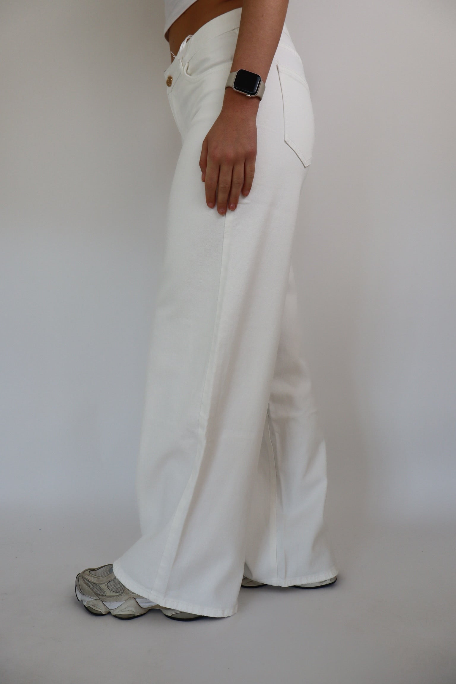 Isa Low Waist Jeans White Q206-T