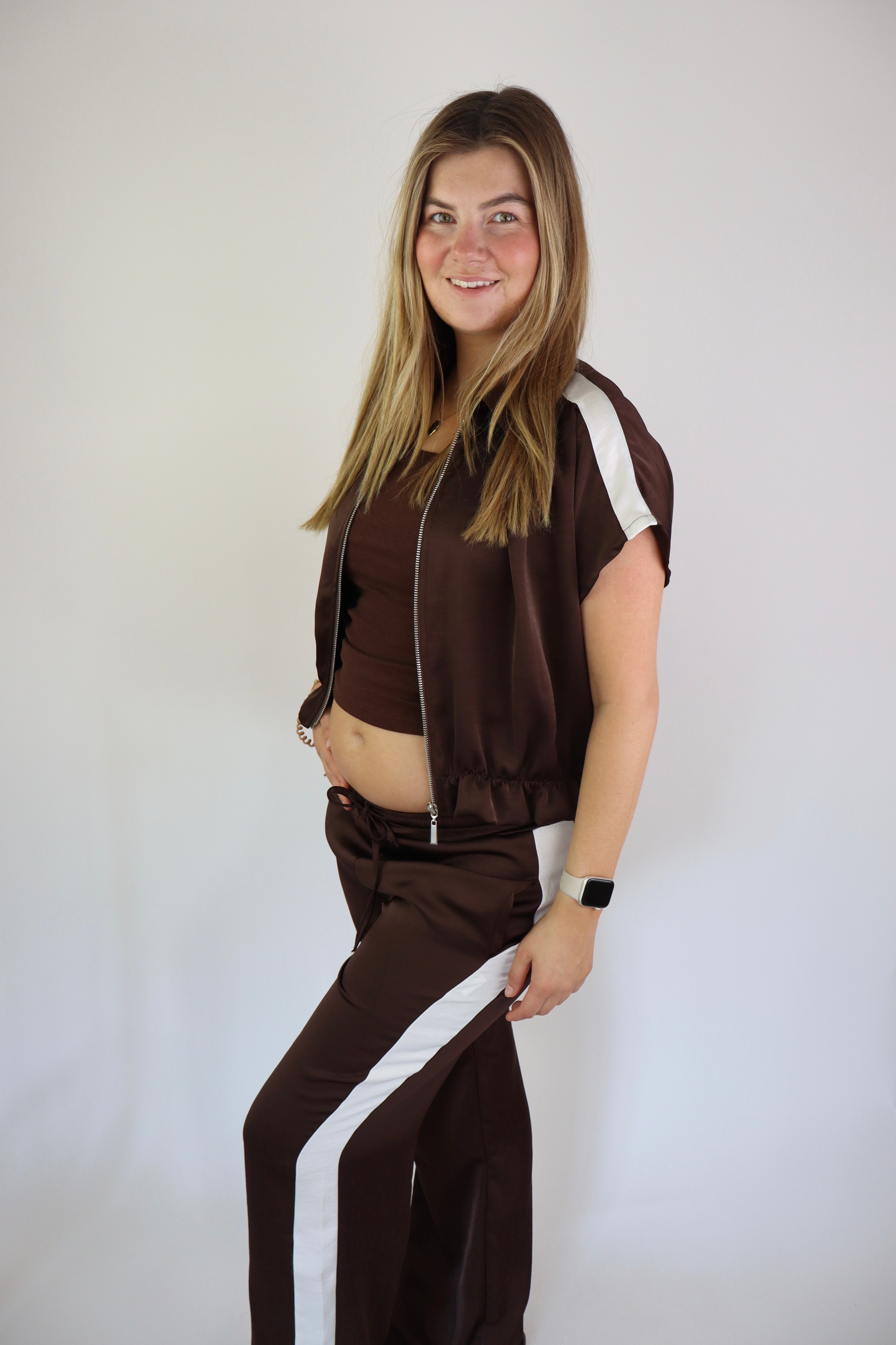 Caitlin Satijnen Broek Brown