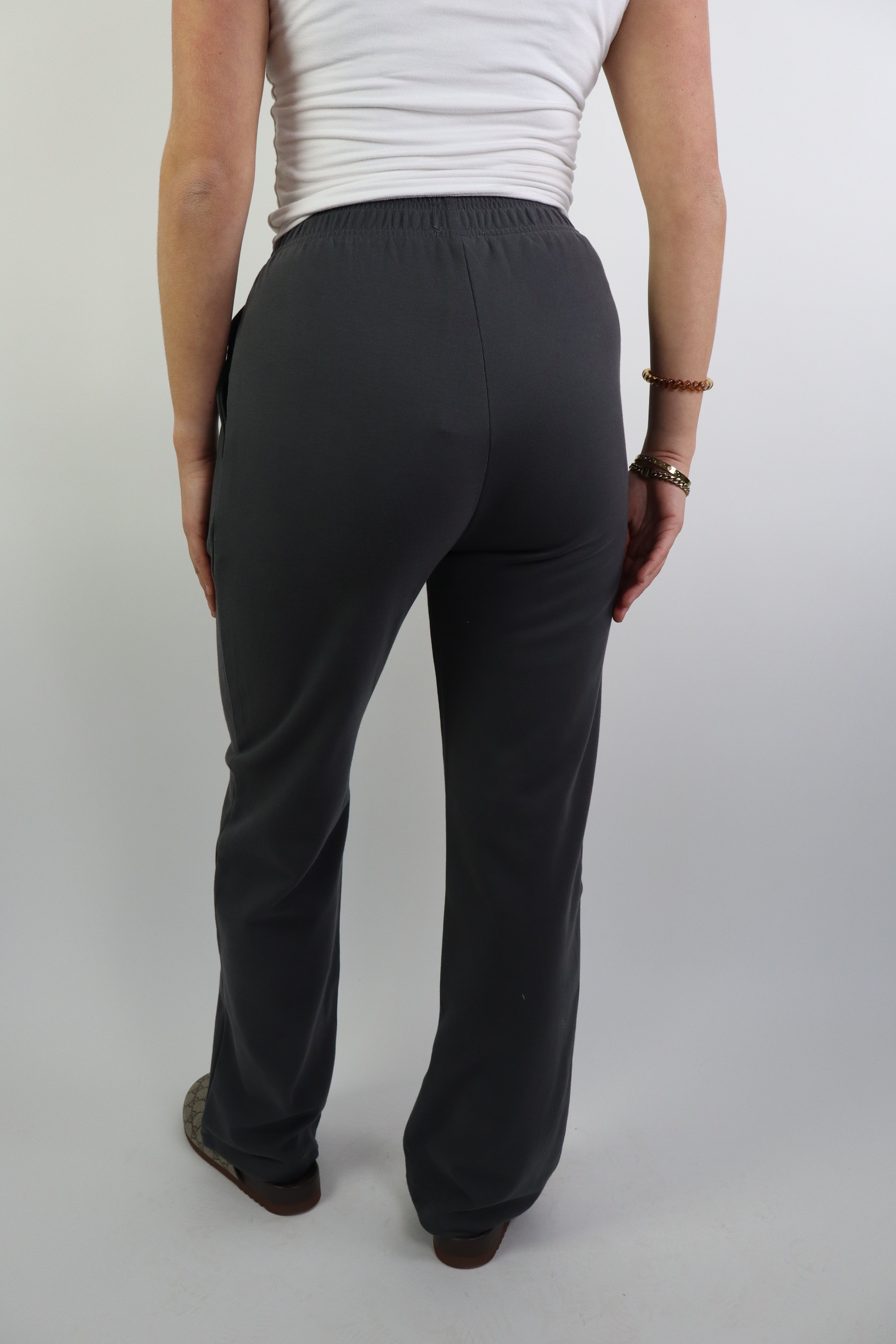 By Kie Basic Pants Dark Grey