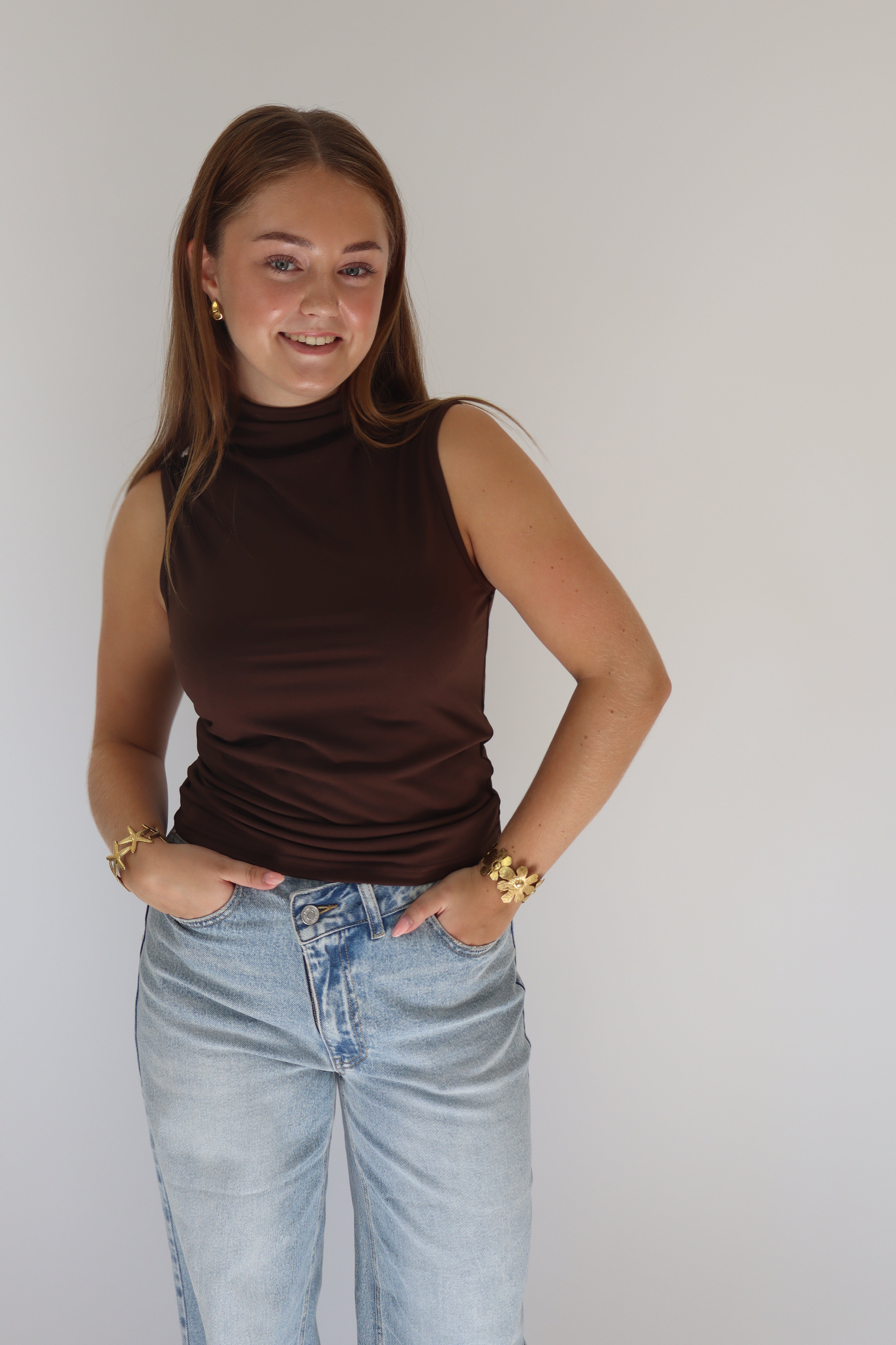 Femmy Basic Top Bruin